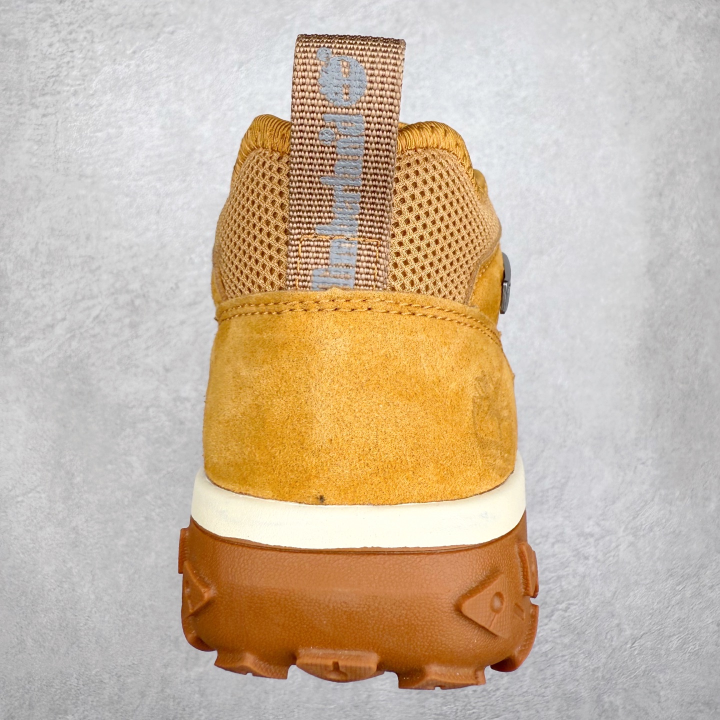 图片[8]-Timberland添柏岚/天伯伦户外中帮休闲马丁靴系列👏 广东大厂品质 原盒原包装 面料采用意大利🇮🇹顶级磨砂细纹牛皮 搭配防臭防腐真皮乳胶鞋垫 给您完美的穿着体验 质量考究耐穿 型男必备 专治不帅 高品质脚感一流 尺码：39 40 41 42 43 44 45-选品中心