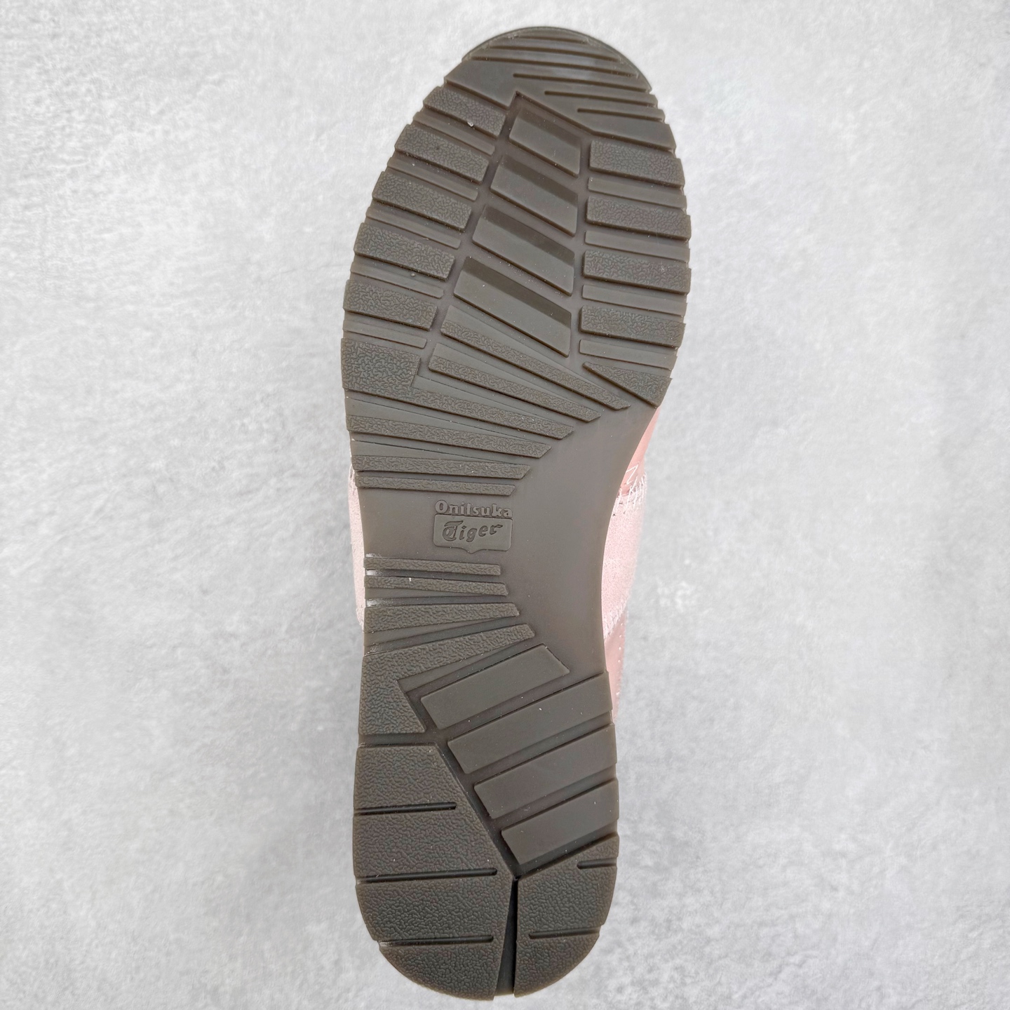 图片[9]-OnitsukaTiger鬼塚虎全新TIGER CORSAIR™ A55鞋款 作为鬼塚虎品牌创立75周年限定之作 灵感源自1970 年代 慢跑热潮先驱的经典鞋履TIGER CORSAIRT™ 以现代视角崭新呈现 简约廓形与细密缝线条纹相得益彰 饰以鬼塚虎标志性的后跟提耳和十字补强 崭新演绎经典之美 轻盈鞋身搭配出色缓震的纤薄鞋底 精妙平衡舒适与时尚 原厂纸板 纯原大厂工艺 原厂独家私模 ⚠️组合增高减震鞋垫 尺码：35 36 37 37.5 38 39 39.5 40 40.5 41.5 42 42.5 43.5 44 45-选品中心