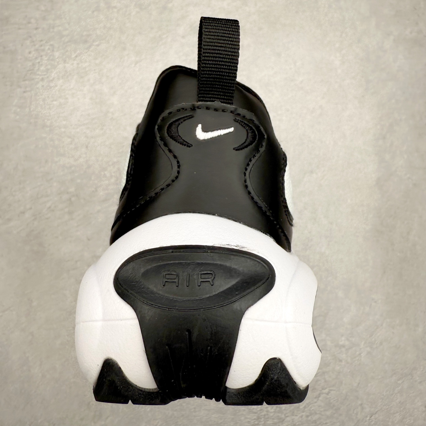 图片[8]-NK Air Max Portal 豪门系列低帮气垫百搭增高休闲运动慢跑鞋 选用网眼鞋面，脚感舒适透气。鞋舌、鞋侧及后跟处饰有品牌标识，简约大气又时尚。采用经典系带开合方式，可自由调节松紧度。泡棉中底搭载Max Air气垫，具有良好的回弹性及缓震性能。橡胶外底可防滑耐磨，提升抓地力。尺码：35.5 36 36.5 37.5 38 38.5 39 40 40.5 41 42 42.5 43 44 44.5 45-选品中心