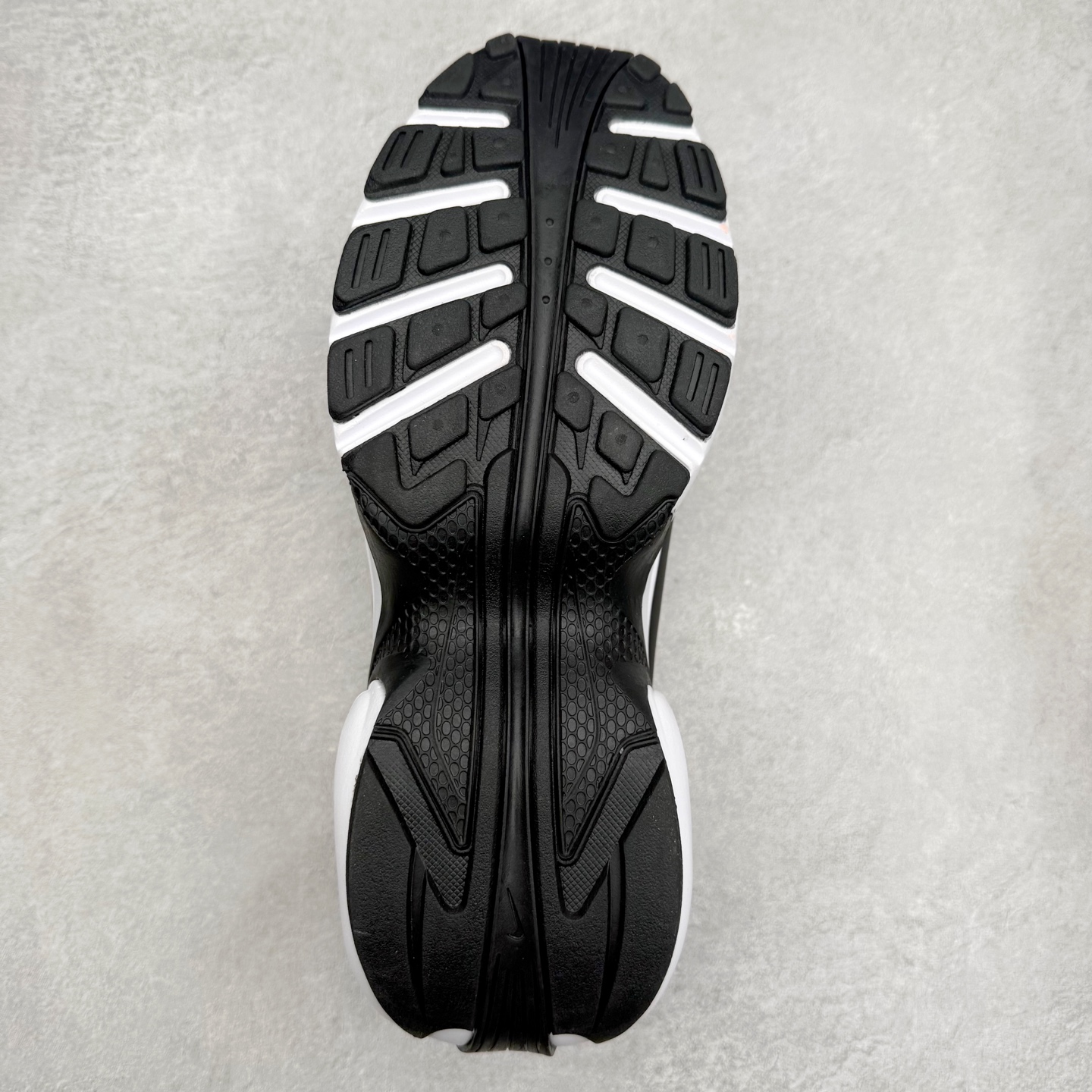 图片[9]-NK Air Max Portal 豪门系列低帮气垫百搭增高休闲运动慢跑鞋 选用网眼鞋面，脚感舒适透气。鞋舌、鞋侧及后跟处饰有品牌标识，简约大气又时尚。采用经典系带开合方式，可自由调节松紧度。泡棉中底搭载Max Air气垫，具有良好的回弹性及缓震性能。橡胶外底可防滑耐磨，提升抓地力。尺码：35.5 36 36.5 37.5 38 38.5 39 40 40.5 41 42 42.5 43 44 44.5 45-选品中心