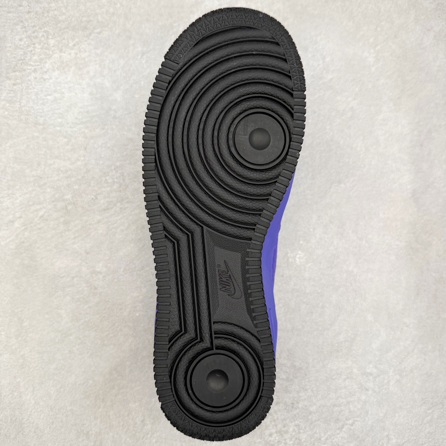 图片[9]-NK Air Force 1´07 Low 空军一号低帮百搭休闲运动板鞋 II7062-500 柔软、弹性十足的缓震性能和出色的中底设计 横跨复古与现代的外型结合 造就出风靡全球 三十多年的Force 1 直到今天还深受青睐 实拍调校N版已经零色差零失真 百分百还原实物色彩所见即所得 不存在货不对板色差等低级问题 选购参考实物拍摄 不混卖不参货 只用心做好货严格选品 承诺混一赔十 尺码：36 36.5 37.5 38 38.5 39 40 40.5 41 42 42.5 43 44 44.5 45-选品中心