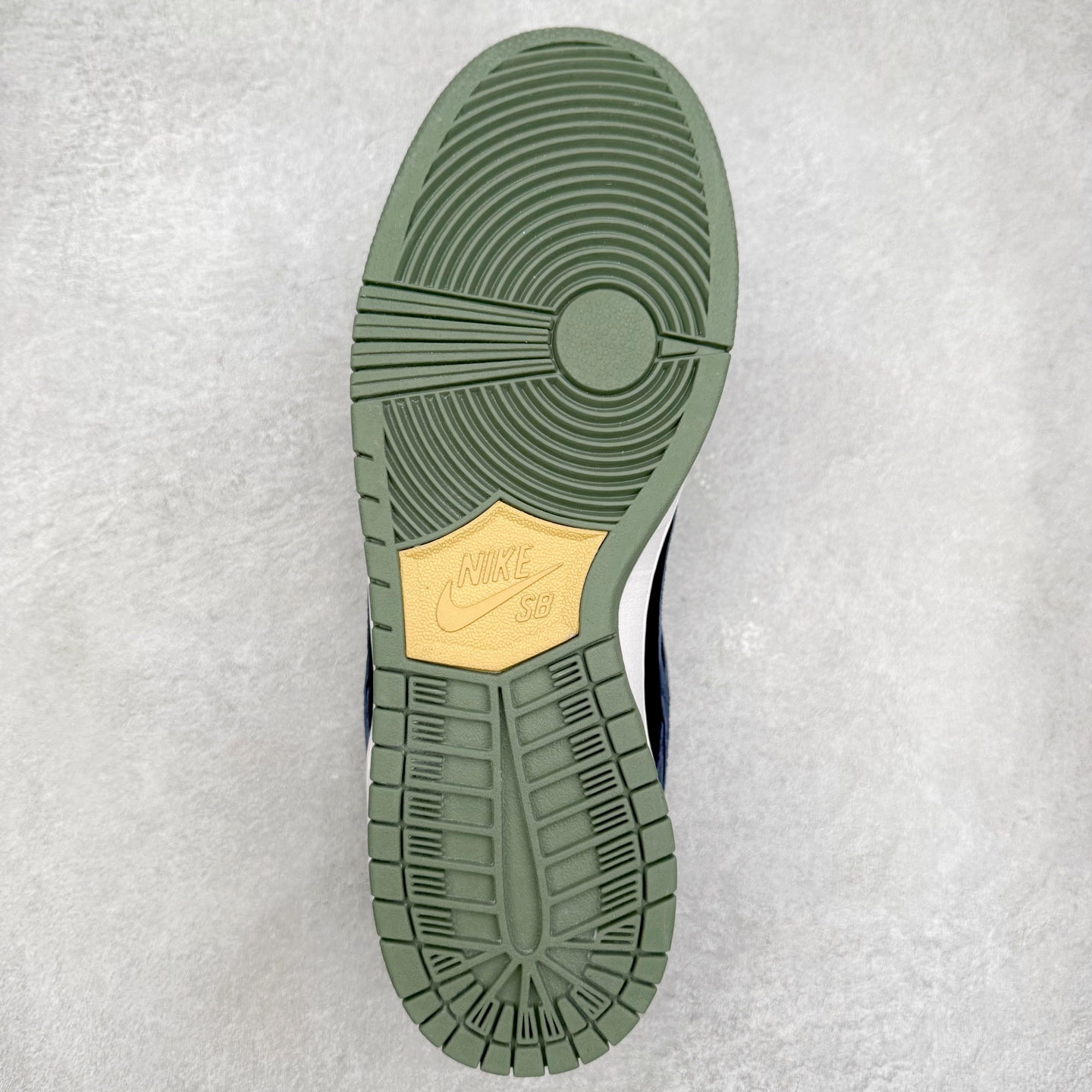 图片[9]-NK SB Dunk Low HF3063-002 极限压缩利润空间 超乎所想的高性价比 用料绝不含糊 原盒原配 正确耐磨橡胶大底 超高清洁度 全鞋零毛边皮料切割 全套原楦原模倾力打造完美版型 尺码：36 36.5 37.5 38 38.5 39 40 40.5 41 42 42.5 43 44 44.5 45 46-选品中心