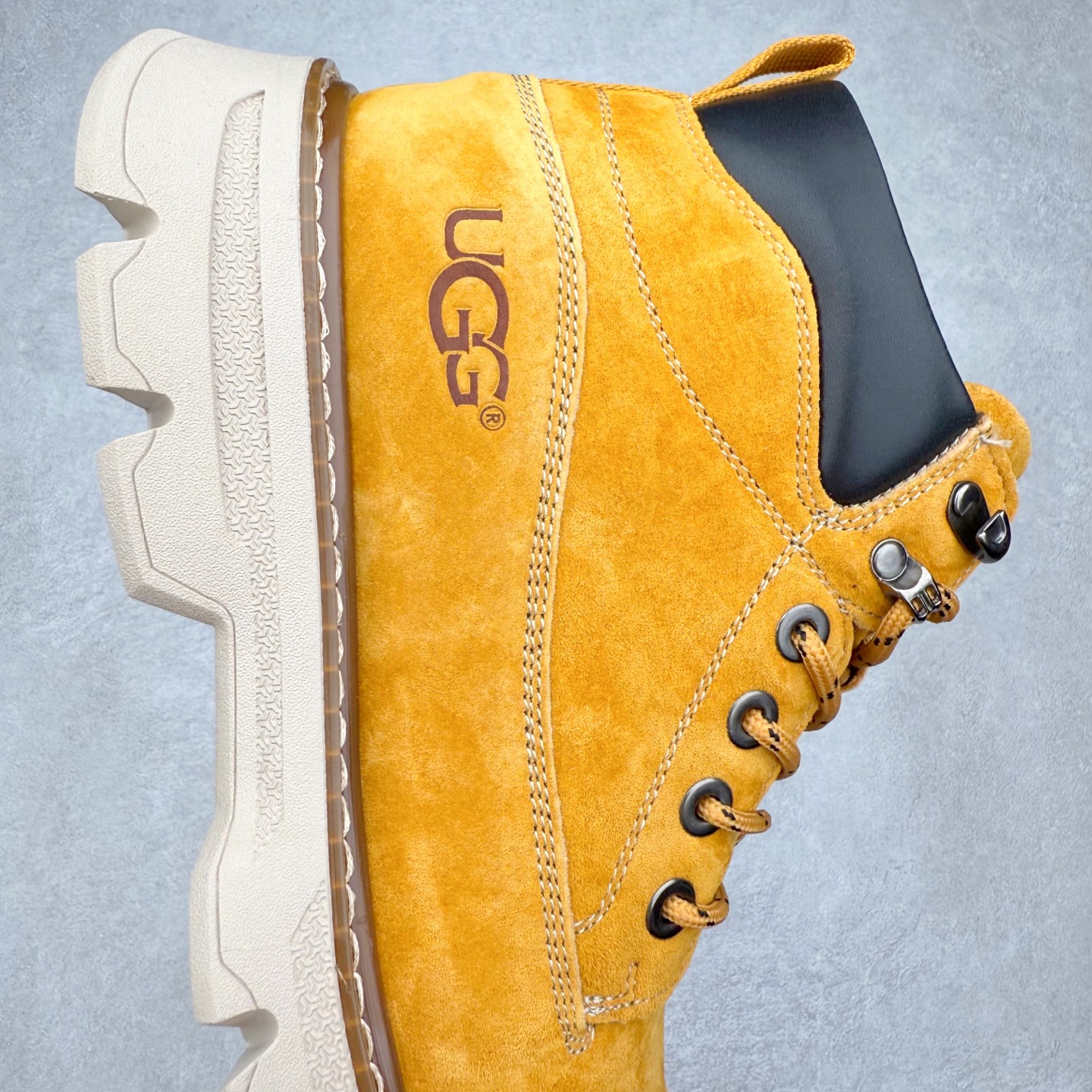 图片[6]-UGG 2025秋冬新品男士中帮休闲马丁靴系列 #广东大厂品质 25ss秋冬新款 时尚潮流搭配 面料釆用意大利进口磨砂牛皮 全鞋真牛皮材料 大底到五金都是代工厂原材料制作 好货不杀猪 首单质量严格把控 全套官网统一包装 今年冬季防寒户外专用产品 日常随意搭配 型男必备‼美国轻奢品牌【UGG】Tasman Weather Hybrid 塔斯曼混合系列中帮轻量休闲马丁靴“ 尺码：39-44（比运动鞋大一码）-选品中心