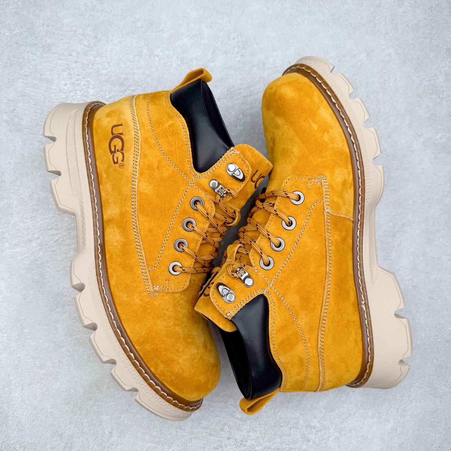 图片[3]-UGG 2025秋冬新品男士中帮休闲马丁靴系列 #广东大厂品质 25ss秋冬新款 时尚潮流搭配 面料釆用意大利进口磨砂牛皮 全鞋真牛皮材料 大底到五金都是代工厂原材料制作 好货不杀猪 首单质量严格把控 全套官网统一包装 今年冬季防寒户外专用产品 日常随意搭配 型男必备‼美国轻奢品牌【UGG】Tasman Weather Hybrid 塔斯曼混合系列中帮轻量休闲马丁靴“ 尺码：39-44（比运动鞋大一码）-选品中心