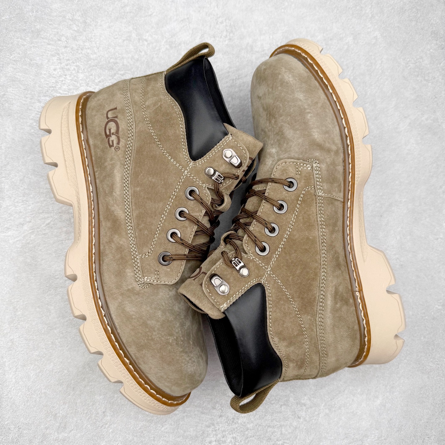 图片[3]-UGG 2025秋冬新品男士中帮休闲马丁靴系列 #广东大厂品质 25ss秋冬新款 时尚潮流搭配 面料釆用意大利进口磨砂牛皮 全鞋真牛皮材料 大底到五金都是代工厂原材料制作 好货不杀猪 首单质量严格把控 全套官网统一包装 今年冬季防寒户外专用产品 日常随意搭配 型男必备‼美国轻奢品牌【UGG】Tasman Weather Hybrid 塔斯曼混合系列中帮轻量休闲马丁靴“ 尺码：39-44（比运动鞋大一码）-选品中心