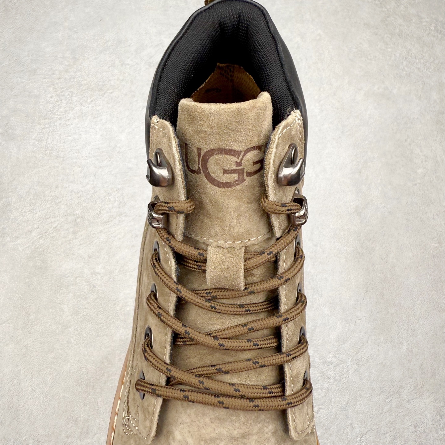 图片[5]-UGG 2025秋冬新品男士中帮休闲马丁靴系列 #广东大厂品质 25ss秋冬新款 时尚潮流搭配 面料釆用意大利进口磨砂牛皮 全鞋真牛皮材料 大底到五金都是代工厂原材料制作 好货不杀猪 首单质量严格把控 全套官网统一包装 今年冬季防寒户外专用产品 日常随意搭配 型男必备‼美国轻奢品牌【UGG】Tasman Weather Hybrid 塔斯曼混合系列中帮轻量休闲马丁靴“ 尺码：39-44（比运动鞋大一码）-选品中心