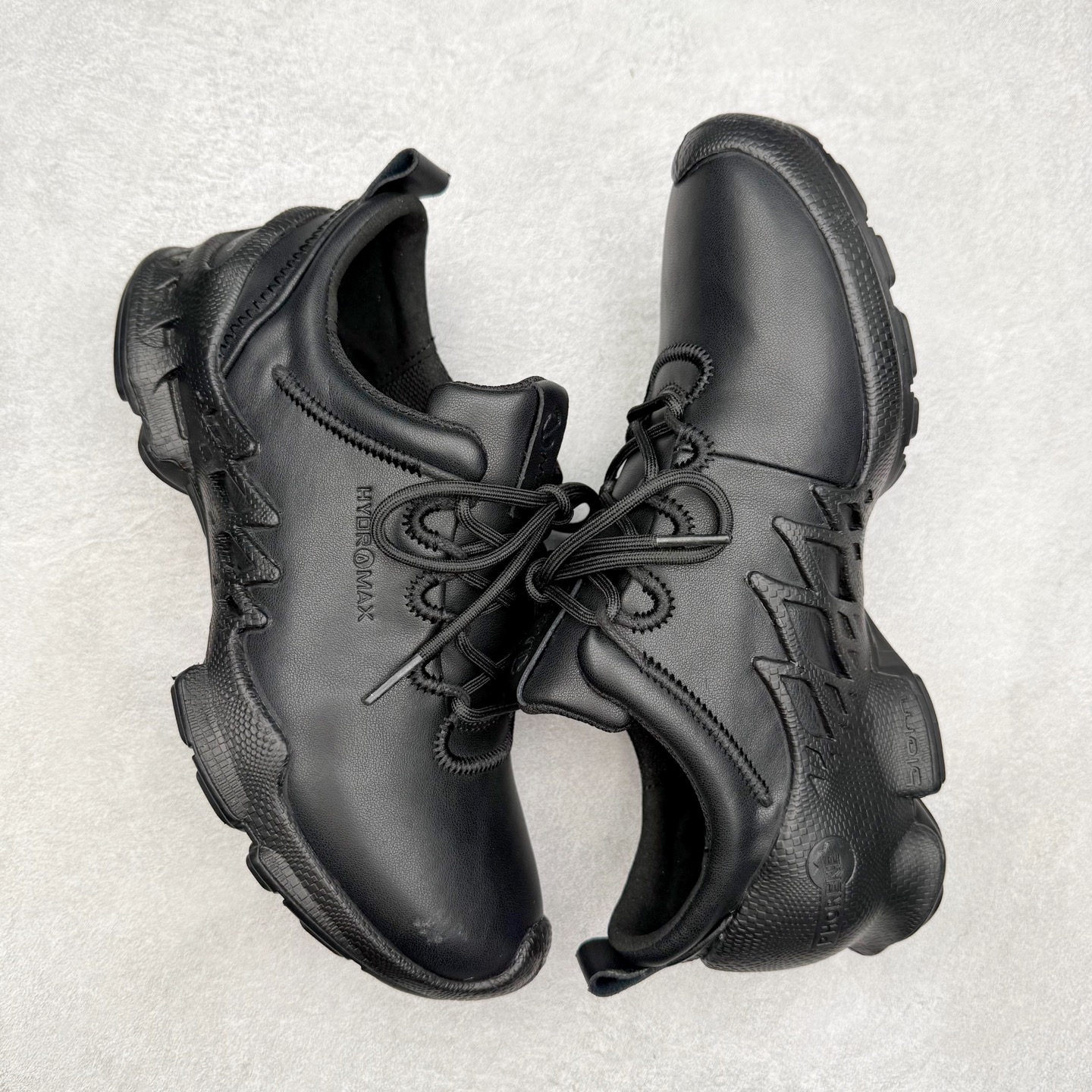 图片[3]-Ecco爱步驱动牛皮革圆头舒适系带低帮生活休闲鞋 ECCO以三大核心特征为依托：北欧设计风格、鞋履制作、积极的生活方式。北欧设计风格：北欧设计特点是独特、有格调、实用和简约，并且品质优良。鞋履制作：ECCO钟爱鞋履制作以及一切与鞋履制作相关的事物。积极的生活方式：ECCO的创始人希望制作出的鞋履无需磨合，即可完美贴合脚型，帮助人们享受行走的乐趣。ECCO的成功源自其产品质量和创新的技术水平，恪守“鞋遵循双足”的设计理念，将的舒适度和风格融为一体。ECCO跑遍全世界寻找创新的原料。从制革制鞋一体化的设置，源头上控制皮革质量，确保对人体无害。 尺码：38 39 40 41 42 43 44 （皮鞋码）-选品中心