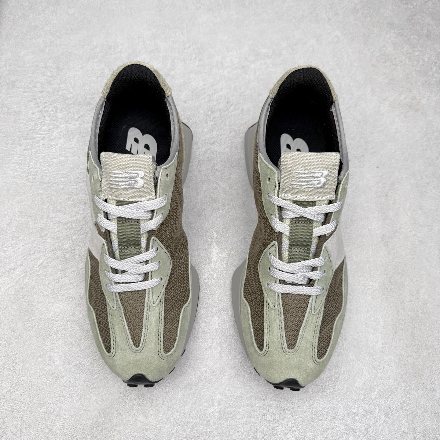 图片[2]-New Balance MS327 NB新百伦系列复古休闲运动慢跑鞋 #以更纯粹的复古风格设计打造的全新造型 侧身还以解构设计 将 N 字标志以做旧压花样式呈现 样式别具新意 而麂皮、冲孔皮革的塑造 则呈现出高级怀旧气质 也让鞋款在奢华时装风格与运动氛围之间达到了平衡 鞋身采用尼龙及猪巴革麂皮物料拼接构成 中底高弹PU材质及满丁防滑橡胶外底 尺码：36 37 37.5 38 38.5 39.5 40 40.5 41.5 42 42.5 43 44 45-选品中心