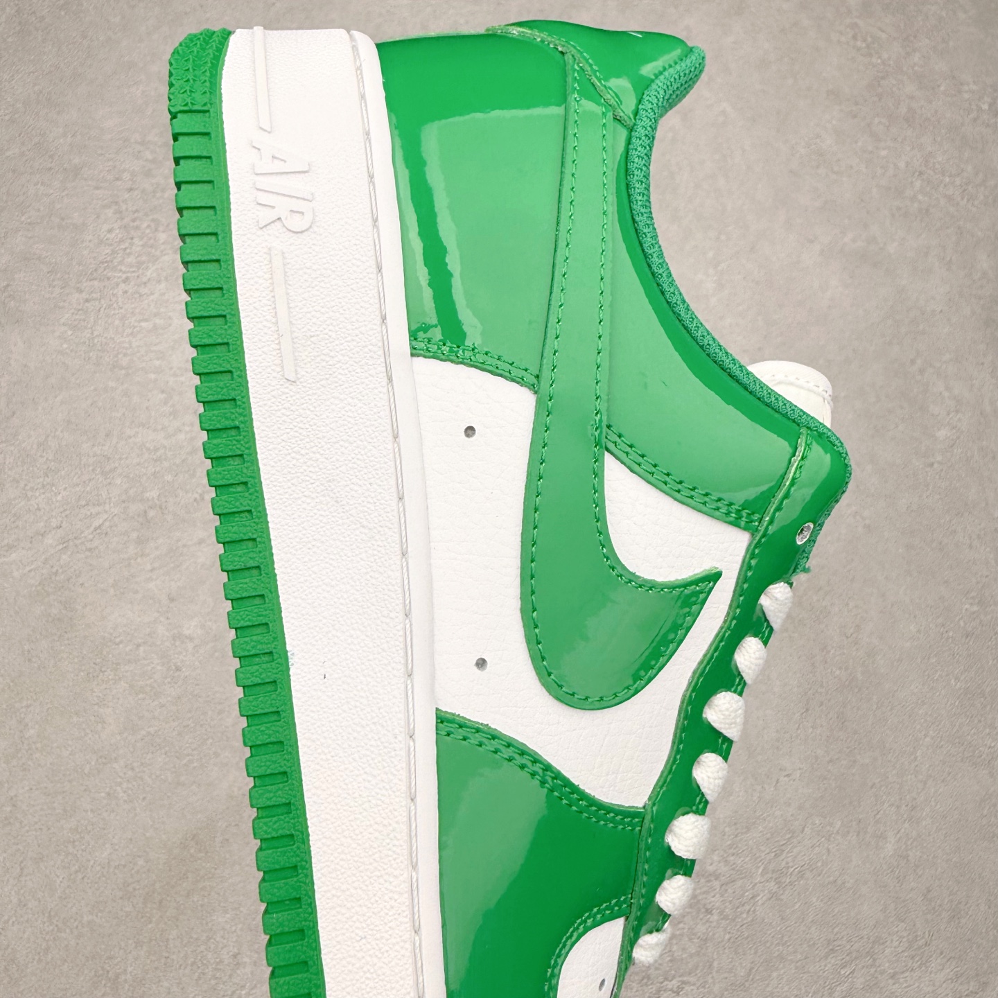 图片[7]-NK Air Force 1´07 Low 空军一号低帮百搭休闲运动板鞋 FJ4801-300 柔软、弹性十足的缓震性能和出色的中底设计 横跨复古与现代的外型结合 造就出风靡全球 三十多年的Force 1 直到今天还深受青睐 实拍调校N版已经零色差零失真 百分百还原实物色彩所见即所得 不存在货不对板色差等低级问题 选购参考实物拍摄 不混卖不参货 只用心做好货严格选品 承诺混一赔十 尺码：36 36.5 37.5 38 38.5 39 40 40.5 41 42 42.5 43 44 44.5 45-选品中心