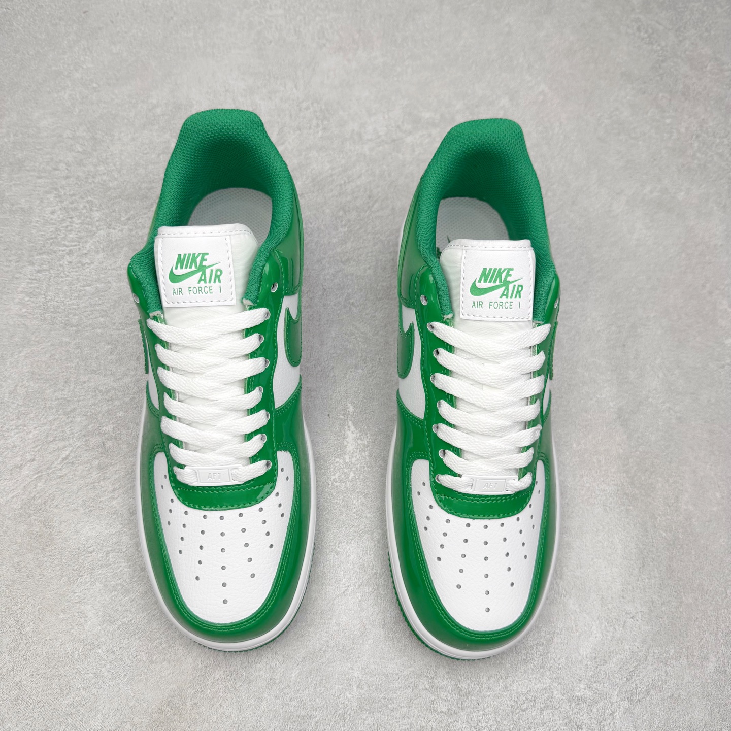 图片[2]-NK Air Force 1´07 Low 空军一号低帮百搭休闲运动板鞋 FJ4801-300 柔软、弹性十足的缓震性能和出色的中底设计 横跨复古与现代的外型结合 造就出风靡全球 三十多年的Force 1 直到今天还深受青睐 实拍调校N版已经零色差零失真 百分百还原实物色彩所见即所得 不存在货不对板色差等低级问题 选购参考实物拍摄 不混卖不参货 只用心做好货严格选品 承诺混一赔十 尺码：36 36.5 37.5 38 38.5 39 40 40.5 41 42 42.5 43 44 44.5 45-选品中心