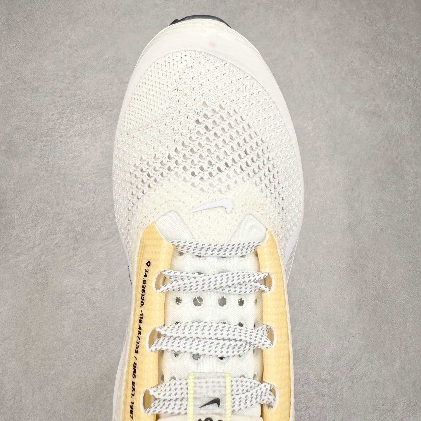 图片[4]-＃纯原 NK Pegasus Premium 飞马全掌气垫跑步运动鞋 HQ2593-104 气垫的究极进化 NIKE 2025S 新王炸 • 在特有Air科技加持下，耐克带来全新Pegasus Premium。这款跑鞋在传承耐克飞马（Pegasus）系列标志性的缓震功能的同时，将首次搭载耐克的塑型可视化Air Zoom气垫单元。• 塑型Air Zoom气垫单元贴合脚部的自然轮廓，帮助跑者在从后跟到脚趾的过渡中能够有效传递力量，带来一种前所未有的轻盈、顺畅回馈体验。中底采用ZoomX泡绵，后跟则使用ReactX泡绵，为跑者提供稳定流畅的推进感。• 塑型可视化Air Zoom气垫单元和精心配置的泡绵组合，让Pegasus Premium成为耐克飞马系列中颇具能量回馈的鞋款。• 全新Pegasus Premium不仅展示了耐克势头强劲的创新周期，证明了其特有的Air科技的强大实力，更体现了耐克倾听和服务运动员的能力。尺码：36 36.5 37.5 38 38.5 39 40 40.5 41 42 42.5 43 44 44.5 45-选品中心