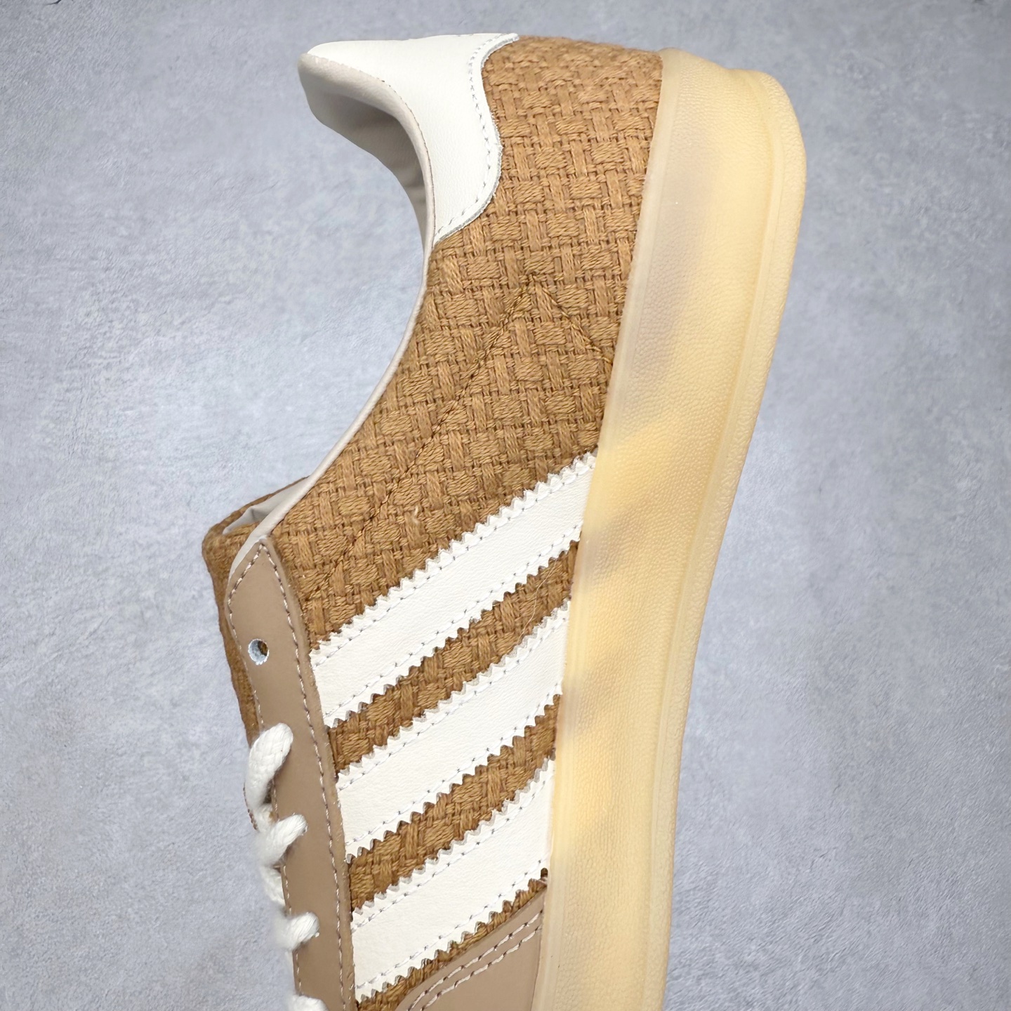 图片[7]-AD Gazelle Indoor Trainers 羚羊内训系列低帮复古百搭休闲运动德训风板鞋 JR8851 90年代经典的复刻版！自60年代以足球训练鞋面世以来,Gazelle就以其经典设计席卷全球。1991年版本的复刻,再造经典Gazelle。采用皮革打造,搭配浊色细节,让这款经典更加简约。尺码：36 36⅔ 37⅓ 38 38⅔ 39⅓ 40 40⅔ 41⅓ 42 42⅔ 43⅓ 44⅓ 44⅔ 45-选品中心