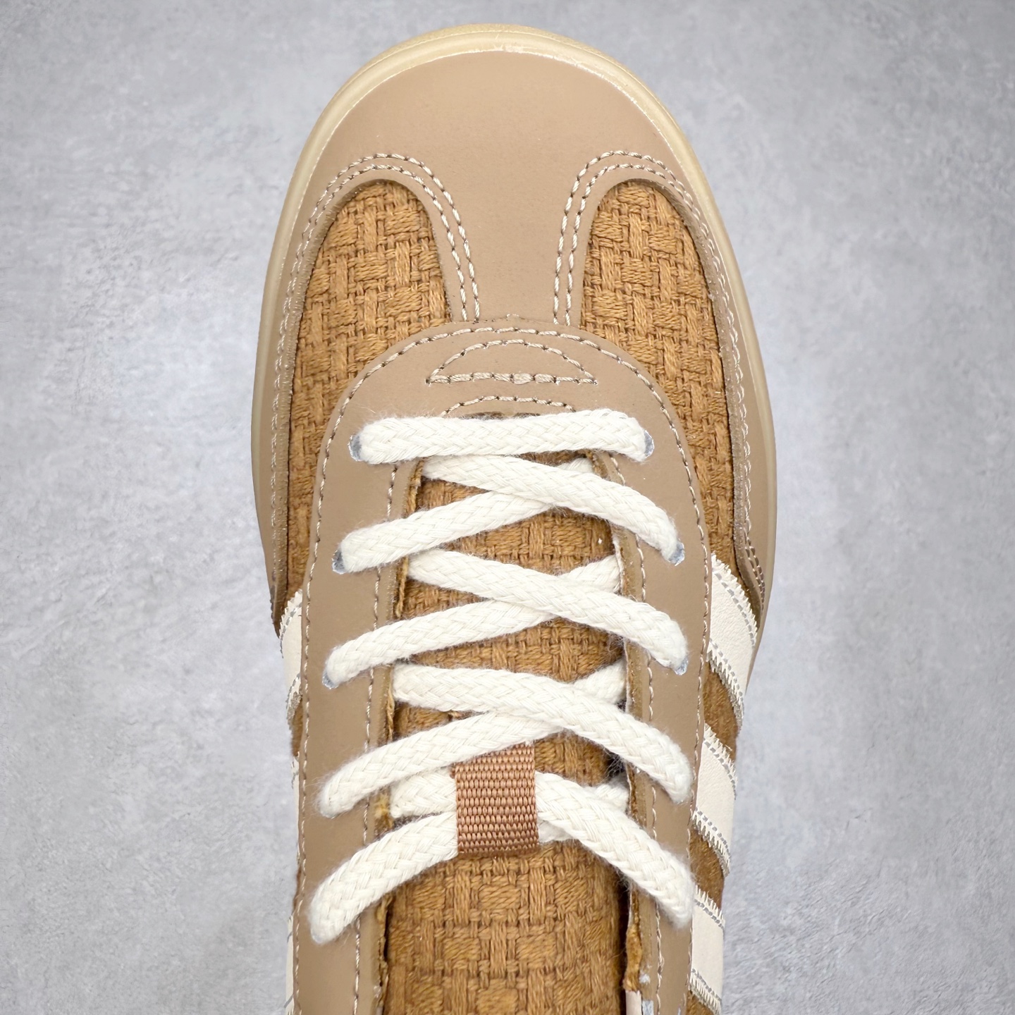 图片[4]-AD Gazelle Indoor Trainers 羚羊内训系列低帮复古百搭休闲运动德训风板鞋 JR8851 90年代经典的复刻版！自60年代以足球训练鞋面世以来,Gazelle就以其经典设计席卷全球。1991年版本的复刻,再造经典Gazelle。采用皮革打造,搭配浊色细节,让这款经典更加简约。尺码：36 36⅔ 37⅓ 38 38⅔ 39⅓ 40 40⅔ 41⅓ 42 42⅔ 43⅓ 44⅓ 44⅔ 45-选品中心