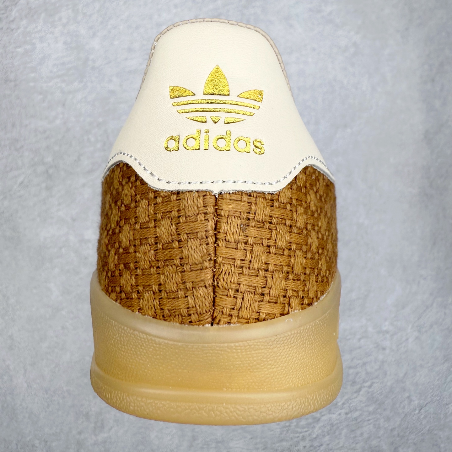 图片[8]-AD Gazelle Indoor Trainers 羚羊内训系列低帮复古百搭休闲运动德训风板鞋 JR8851 90年代经典的复刻版！自60年代以足球训练鞋面世以来,Gazelle就以其经典设计席卷全球。1991年版本的复刻,再造经典Gazelle。采用皮革打造,搭配浊色细节,让这款经典更加简约。尺码：36 36⅔ 37⅓ 38 38⅔ 39⅓ 40 40⅔ 41⅓ 42 42⅔ 43⅓ 44⅓ 44⅔ 45-选品中心