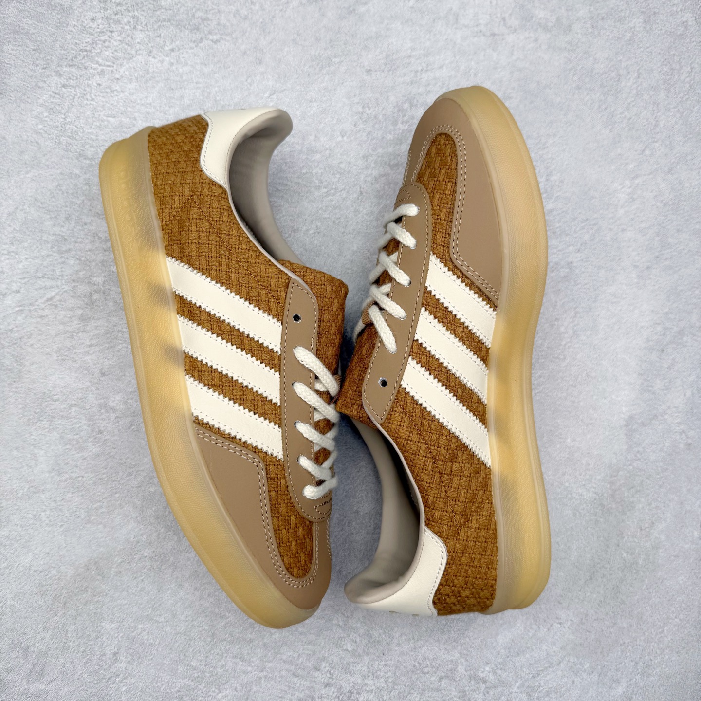 图片[3]-AD Gazelle Indoor Trainers 羚羊内训系列低帮复古百搭休闲运动德训风板鞋 JR8851 90年代经典的复刻版！自60年代以足球训练鞋面世以来,Gazelle就以其经典设计席卷全球。1991年版本的复刻,再造经典Gazelle。采用皮革打造,搭配浊色细节,让这款经典更加简约。尺码：36 36⅔ 37⅓ 38 38⅔ 39⅓ 40 40⅔ 41⅓ 42 42⅔ 43⅓ 44⅓ 44⅔ 45-选品中心