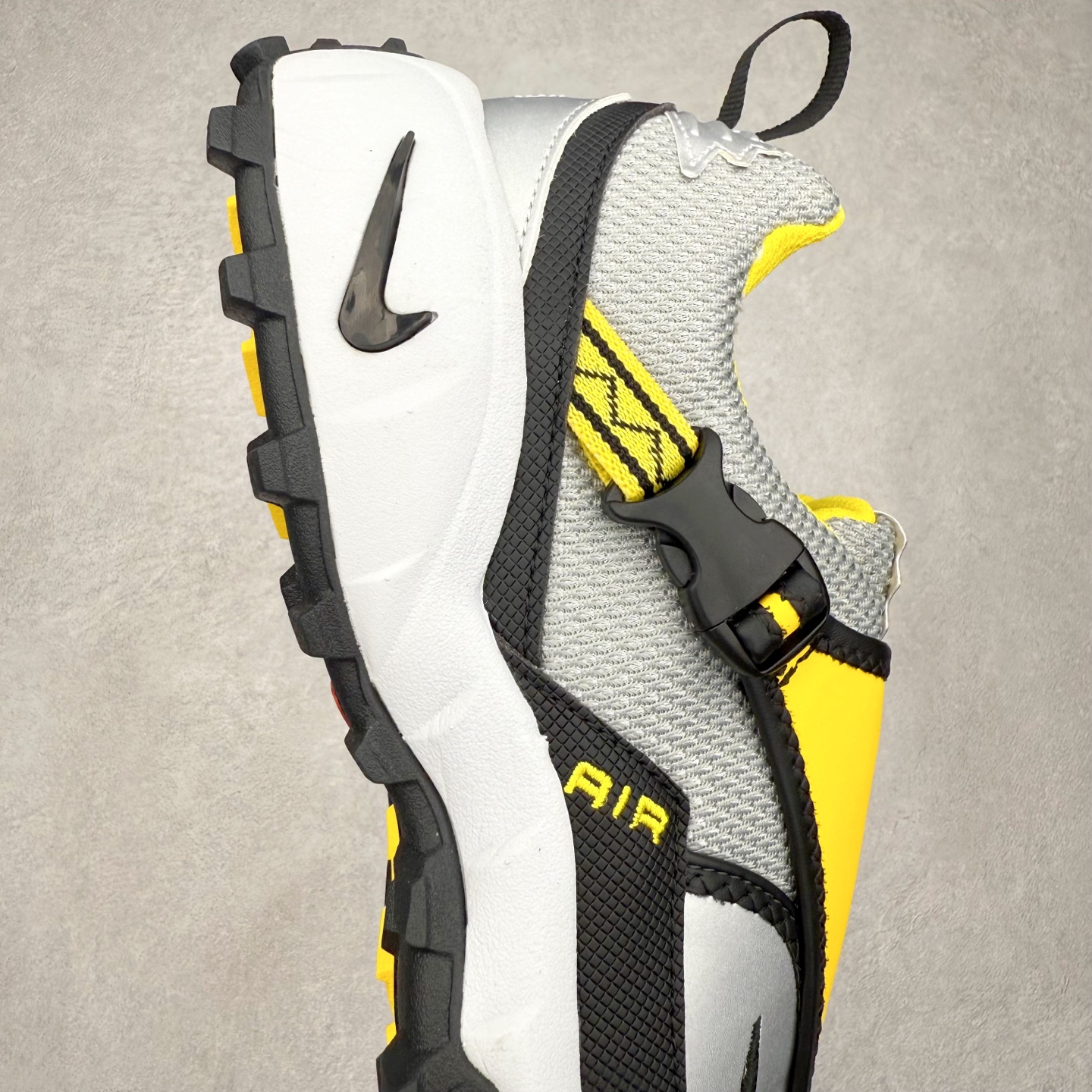 图片[6]-NK ACG Air Phassad 时尚舒适防滑透气低帮户外功能鞋 男女同款 全新来袭 该款沿袭前代高帮版型的设计传统 轻盈鞋面结合灵巧的脚踝包裹设计 为双足打造出一体化的舒适脚感 助力轻松畅行 中底融入柔软的React泡棉与Vaporfiy 科技 让你在岩石小径徒步时也像行走在都市般轻松舒适 粘性橡胶大底铸就了攀岩级别的出众抓地力 助你从容面对各种环境挑战 尺码：36 36.5 37.5 38 38.5 39 40 40.5 41 42 42.5 43 44 44.5 45 46-选品中心