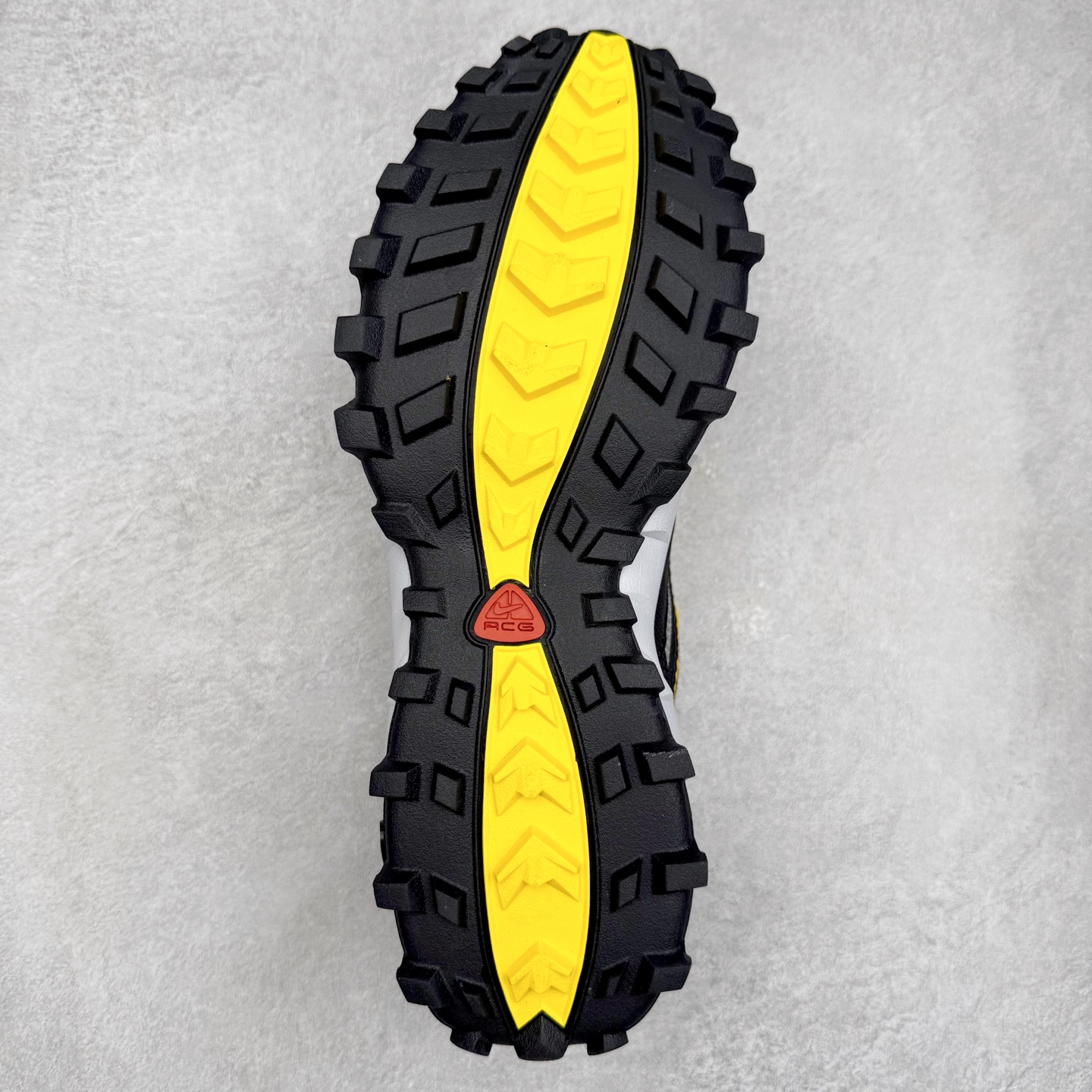 图片[9]-NK ACG Air Phassad 时尚舒适防滑透气低帮户外功能鞋 男女同款 全新来袭 该款沿袭前代高帮版型的设计传统 轻盈鞋面结合灵巧的脚踝包裹设计 为双足打造出一体化的舒适脚感 助力轻松畅行 中底融入柔软的React泡棉与Vaporfiy 科技 让你在岩石小径徒步时也像行走在都市般轻松舒适 粘性橡胶大底铸就了攀岩级别的出众抓地力 助你从容面对各种环境挑战 尺码：36 36.5 37.5 38 38.5 39 40 40.5 41 42 42.5 43 44 44.5 45 46-选品中心