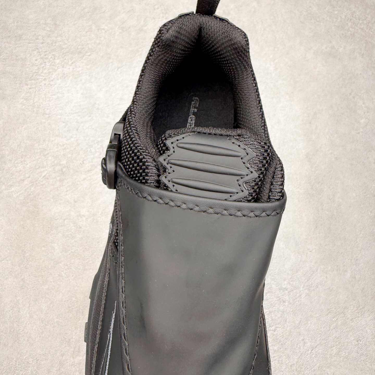 图片[5]-NK ACG Air Phassad 时尚舒适防滑透气低帮户外功能鞋 男女同款 全新来袭 该款沿袭前代高帮版型的设计传统 轻盈鞋面结合灵巧的脚踝包裹设计 为双足打造出一体化的舒适脚感 助力轻松畅行 中底融入柔软的React泡棉与Vaporfiy 科技 让你在岩石小径徒步时也像行走在都市般轻松舒适 粘性橡胶大底铸就了攀岩级别的出众抓地力 助你从容面对各种环境挑战 尺码：36 36.5 37.5 38 38.5 39 40 40.5 41 42 42.5 43 44 44.5 45 46-选品中心