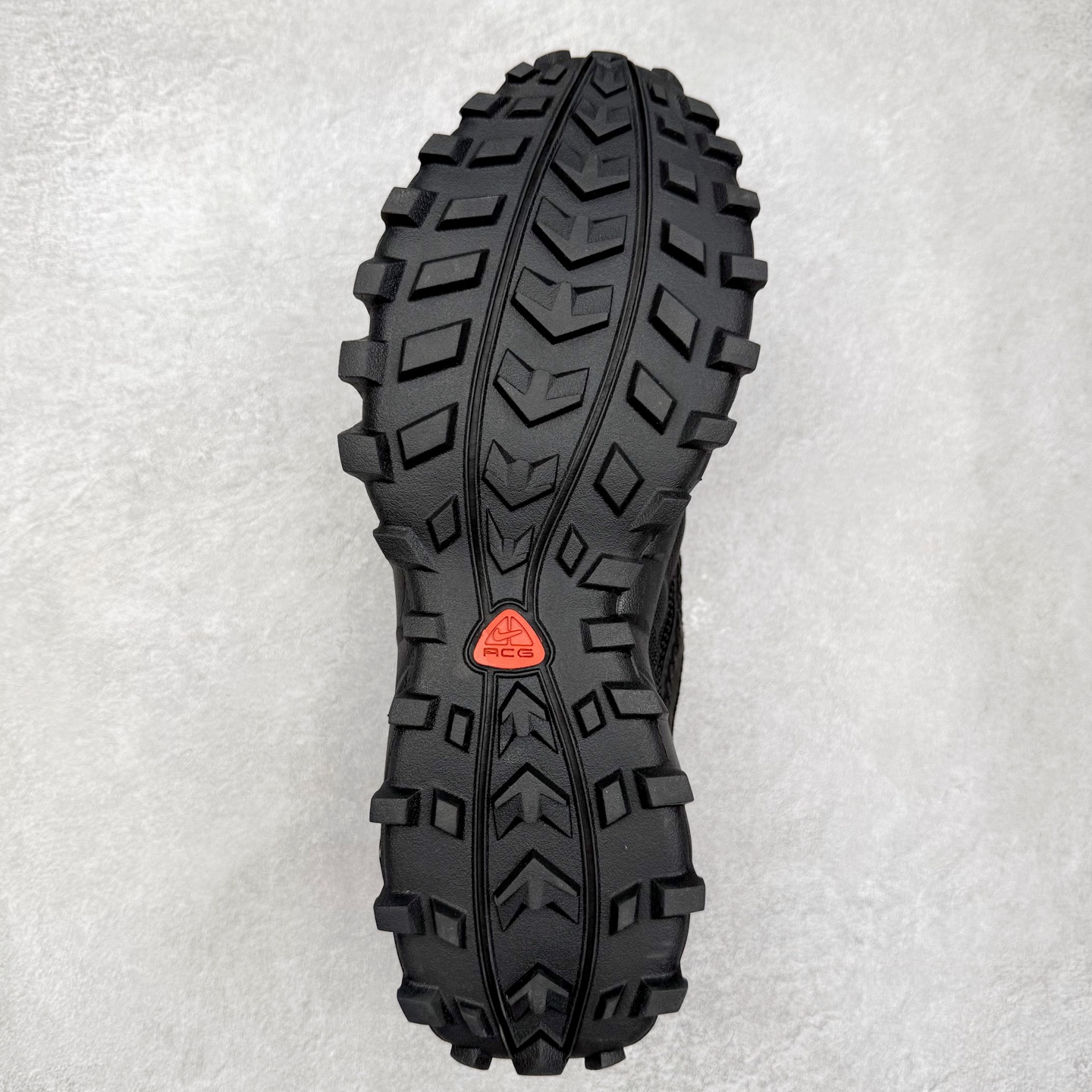 图片[9]-NK ACG Air Phassad 时尚舒适防滑透气低帮户外功能鞋 男女同款 全新来袭 该款沿袭前代高帮版型的设计传统 轻盈鞋面结合灵巧的脚踝包裹设计 为双足打造出一体化的舒适脚感 助力轻松畅行 中底融入柔软的React泡棉与Vaporfiy 科技 让你在岩石小径徒步时也像行走在都市般轻松舒适 粘性橡胶大底铸就了攀岩级别的出众抓地力 助你从容面对各种环境挑战 尺码：36 36.5 37.5 38 38.5 39 40 40.5 41 42 42.5 43 44 44.5 45 46-选品中心