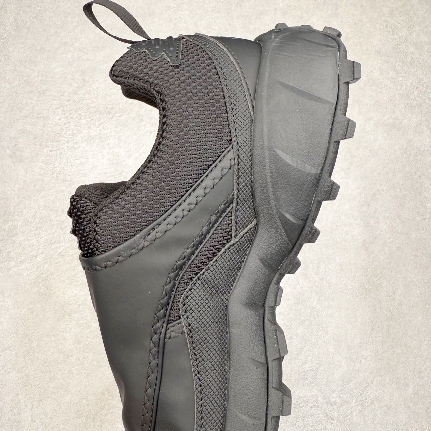 图片[7]-NK ACG Air Phassad 时尚舒适防滑透气低帮户外功能鞋 男女同款 全新来袭 该款沿袭前代高帮版型的设计传统 轻盈鞋面结合灵巧的脚踝包裹设计 为双足打造出一体化的舒适脚感 助力轻松畅行 中底融入柔软的React泡棉与Vaporfiy 科技 让你在岩石小径徒步时也像行走在都市般轻松舒适 粘性橡胶大底铸就了攀岩级别的出众抓地力 助你从容面对各种环境挑战 尺码：36 36.5 37.5 38 38.5 39 40 40.5 41 42 42.5 43 44 44.5 45 46-选品中心