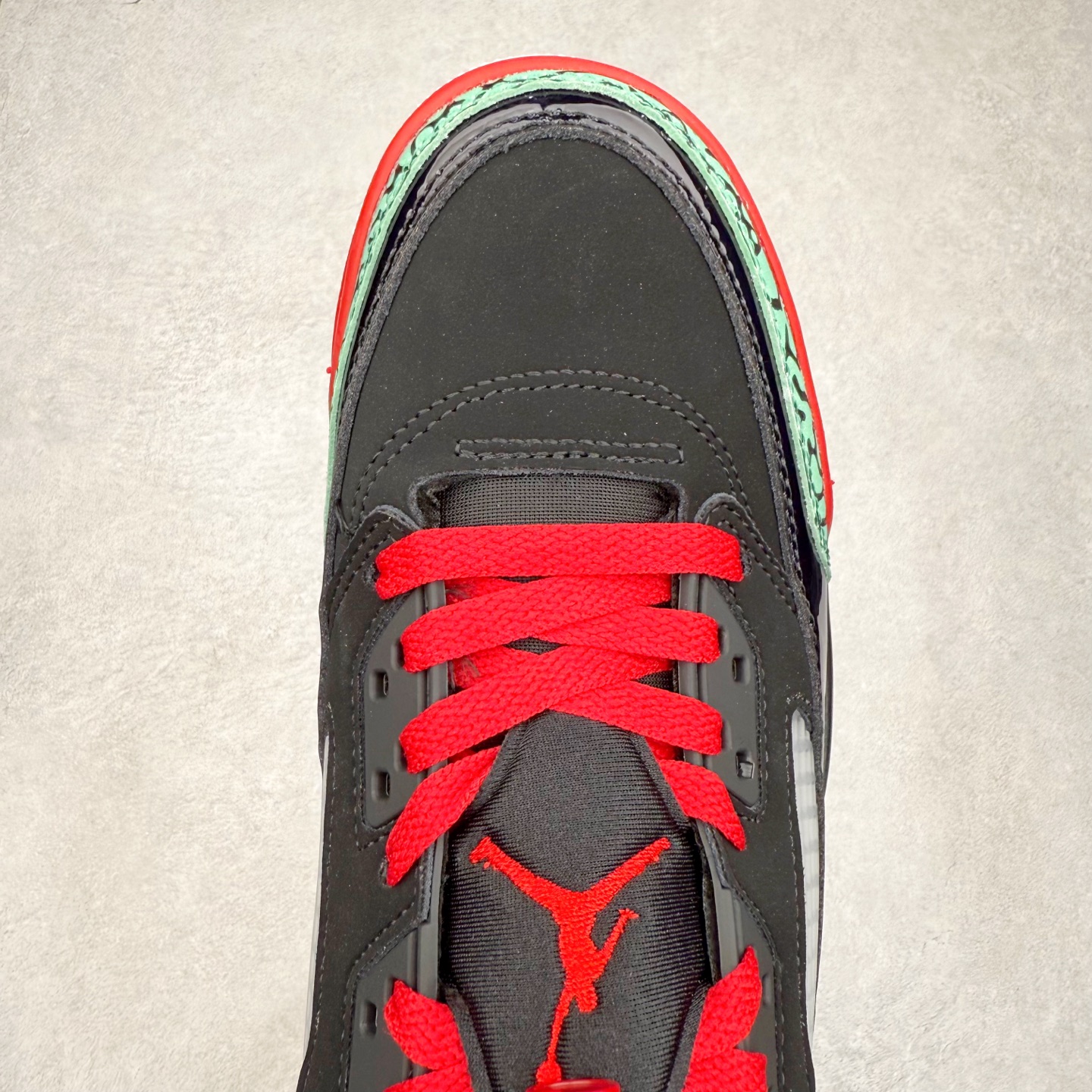 图片[4]-Jordan Spizike Low AJ复古低帮篮球鞋 FQ1759-060 这款鞋子著名导演斯派克李的Jordan Spizike专属 预计于明年夏季推出全新低帮版本 将包括三款配色 经典爆裂纹非常复古 两款配色分别以大学红和黑曜石蓝进行区分 鞋身设计中依旧带有大象爆裂纹、鞋侧束带、塑胶网布等经典元素 之后 在鞋舌、内衬以及鞋底等位置缀以大学红和黑曜石蓝搭配 带来全新造型 尺码：36 36.5 37.5 38 38.5 39 40 40.5 41 42 42.5 43 44 44.5 45 46-选品中心