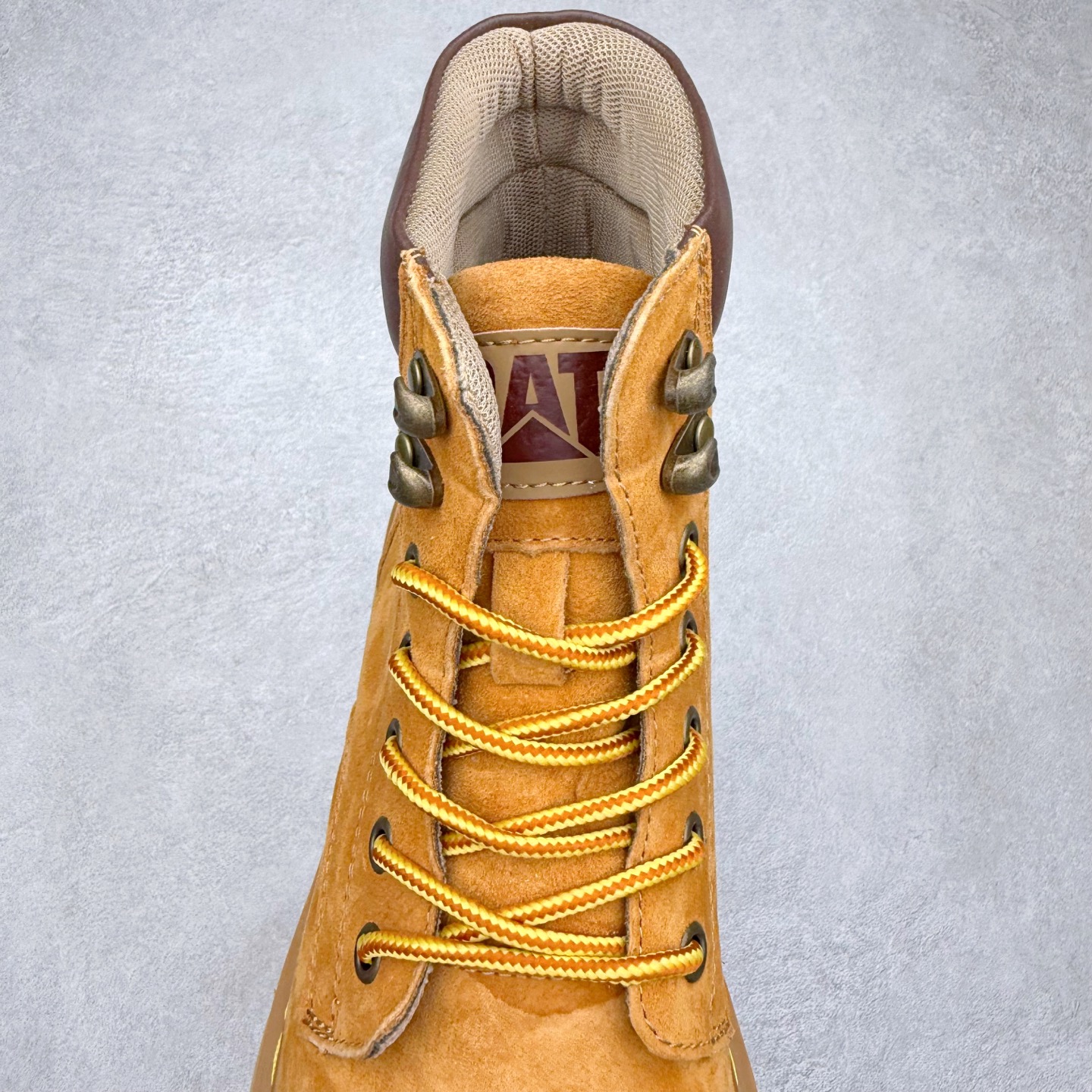 图片[5]-CAT卡特 硬汉推土机品牌经典百搭户外休闲大黄靴系列 广东大厂品质 25ss秋冬新款 常年主打 时尚潮流搭配 面料釆用意大利进口磨砂牛皮 全鞋真牛皮材料 大底到五金都是代工厂原材料制作 好货不杀猪 首单质量严格把控 全套官网统一包装 今年冬季防寒户外专用 日常随意搭配 型男必备 尺码：38 39 40 41 42 43 44 (偏大一码)-选品中心