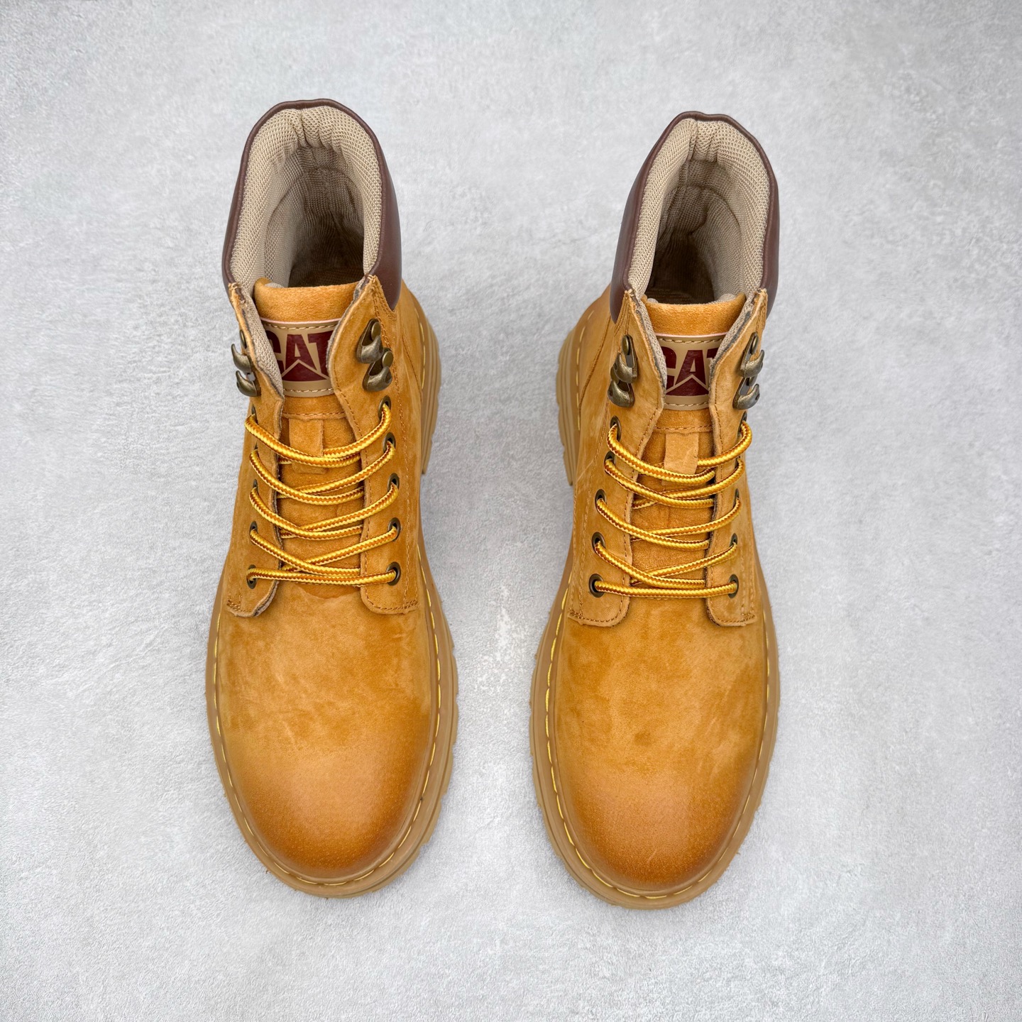 图片[2]-CAT卡特 硬汉推土机品牌经典百搭户外休闲大黄靴系列 广东大厂品质 25ss秋冬新款 常年主打 时尚潮流搭配 面料釆用意大利进口磨砂牛皮 全鞋真牛皮材料 大底到五金都是代工厂原材料制作 好货不杀猪 首单质量严格把控 全套官网统一包装 今年冬季防寒户外专用 日常随意搭配 型男必备 尺码：38 39 40 41 42 43 44 (偏大一码)-选品中心