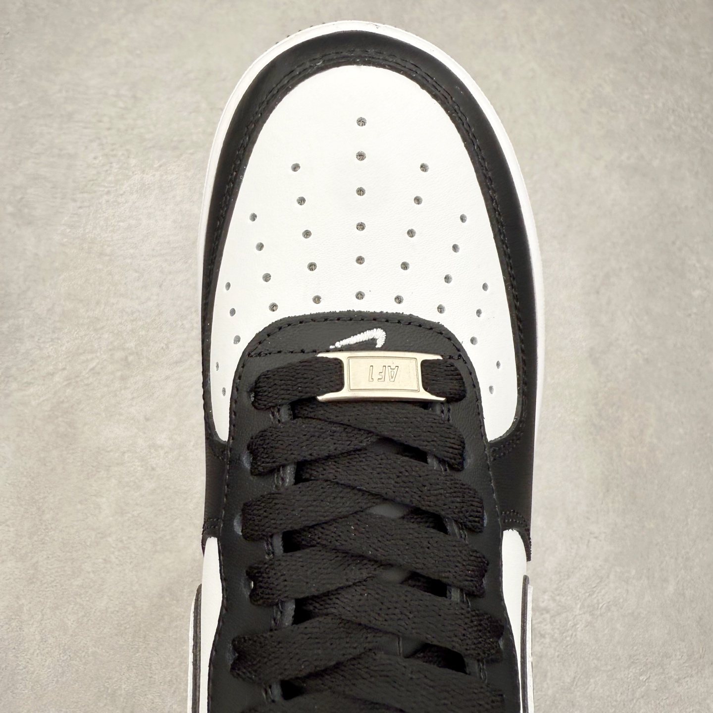 图片[4]-NK Air Force 1´07 Low 空军一号低帮百搭休闲运动板鞋 ZH0316-118 柔软、弹性十足的缓震性能和出色的中底设计 横跨复古与现代的外型结合 造就出风靡全球 三十多年的Force 1 直到今天还深受青睐 实拍调校N版已经零色差零失真 百分百还原实物色彩所见即所得 不存在货不对板色差等低级问题 选购参考实物拍摄 不混卖不参货 只用心做好货严格选品 承诺混一赔十 尺码：36 36.5 37.5 38 38.5 39 40 40.5 41 42 42.5 43 44 44.5 45-选品中心