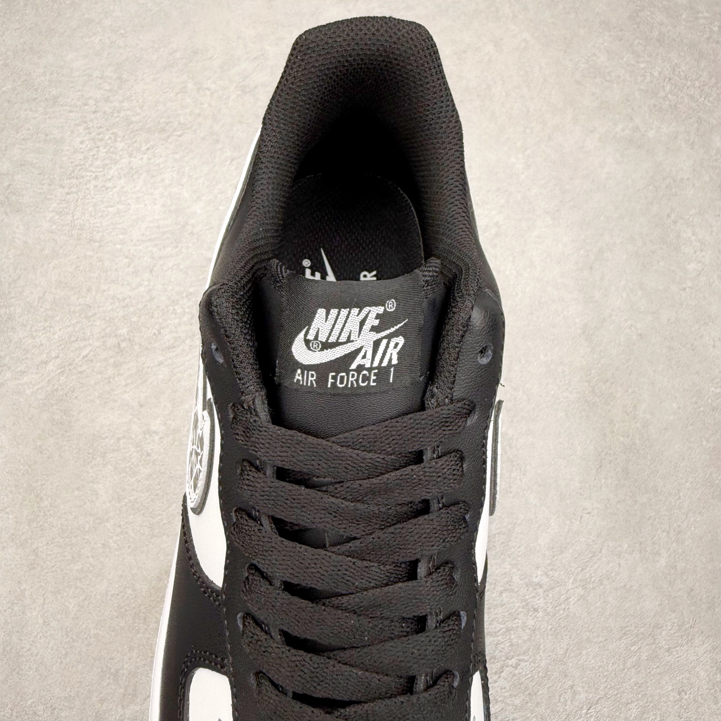 图片[5]-NK Air Force 1´07 Low 空军一号低帮百搭休闲运动板鞋 ZH0316-118 柔软、弹性十足的缓震性能和出色的中底设计 横跨复古与现代的外型结合 造就出风靡全球 三十多年的Force 1 直到今天还深受青睐 实拍调校N版已经零色差零失真 百分百还原实物色彩所见即所得 不存在货不对板色差等低级问题 选购参考实物拍摄 不混卖不参货 只用心做好货严格选品 承诺混一赔十 尺码：36 36.5 37.5 38 38.5 39 40 40.5 41 42 42.5 43 44 44.5 45-选品中心