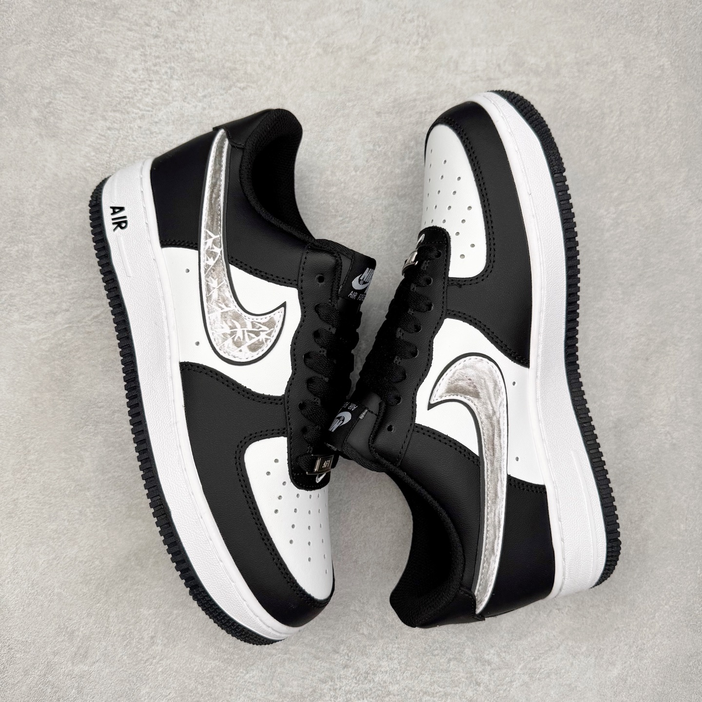 图片[3]-NK Air Force 1´07 Low 空军一号低帮百搭休闲运动板鞋 ZH0316-118 柔软、弹性十足的缓震性能和出色的中底设计 横跨复古与现代的外型结合 造就出风靡全球 三十多年的Force 1 直到今天还深受青睐 实拍调校N版已经零色差零失真 百分百还原实物色彩所见即所得 不存在货不对板色差等低级问题 选购参考实物拍摄 不混卖不参货 只用心做好货严格选品 承诺混一赔十 尺码：36 36.5 37.5 38 38.5 39 40 40.5 41 42 42.5 43 44 44.5 45-选品中心