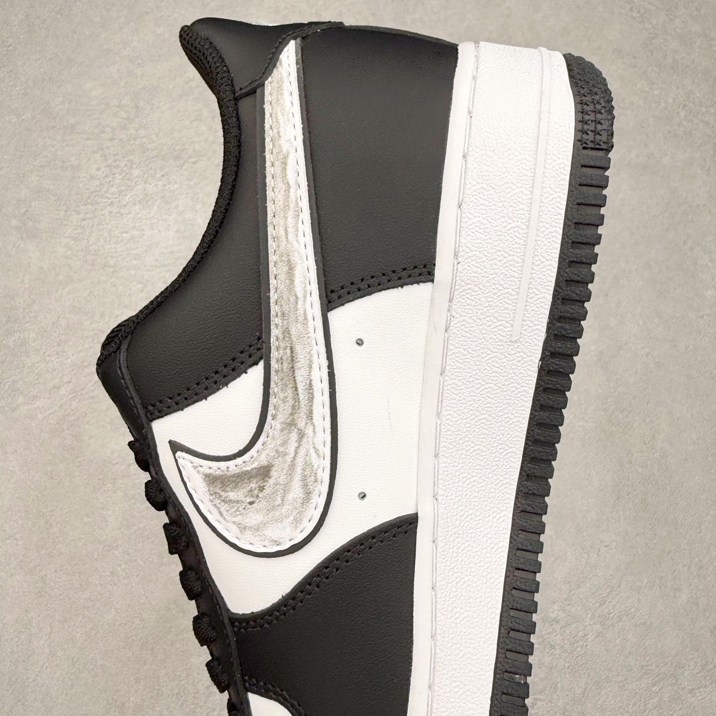 图片[7]-NK Air Force 1´07 Low 空军一号低帮百搭休闲运动板鞋 ZH0316-118 柔软、弹性十足的缓震性能和出色的中底设计 横跨复古与现代的外型结合 造就出风靡全球 三十多年的Force 1 直到今天还深受青睐 实拍调校N版已经零色差零失真 百分百还原实物色彩所见即所得 不存在货不对板色差等低级问题 选购参考实物拍摄 不混卖不参货 只用心做好货严格选品 承诺混一赔十 尺码：36 36.5 37.5 38 38.5 39 40 40.5 41 42 42.5 43 44 44.5 45-选品中心