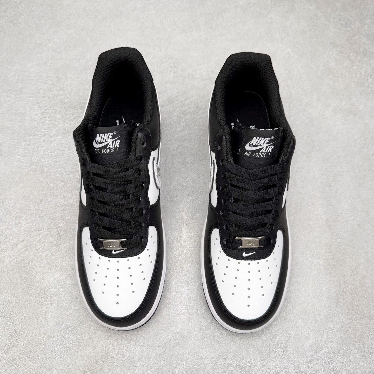 图片[2]-NK Air Force 1´07 Low 空军一号低帮百搭休闲运动板鞋 ZH0316-118 柔软、弹性十足的缓震性能和出色的中底设计 横跨复古与现代的外型结合 造就出风靡全球 三十多年的Force 1 直到今天还深受青睐 实拍调校N版已经零色差零失真 百分百还原实物色彩所见即所得 不存在货不对板色差等低级问题 选购参考实物拍摄 不混卖不参货 只用心做好货严格选品 承诺混一赔十 尺码：36 36.5 37.5 38 38.5 39 40 40.5 41 42 42.5 43 44 44.5 45-选品中心