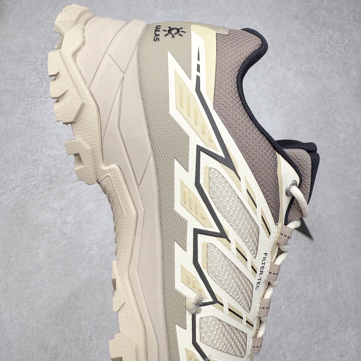 图片[6]-KAILAS 凯乐石远征5代 FLT 舒适简约经典登山 防滑耐磨防水低帮徒步鞋 KAILAS凯乐石品牌是全球三大全系攀登品牌之一，于2003年创立于中国广州，致力于为有攀登梦想的户外运动员及爱好者，研发制造功能性专业装备，满足他们在极限环境下安全舒适的需求，凯乐石专注于科技面料的开发及专业功能设计，产品线覆盖登山、攀岩、徒步、越野跑山、露营、旅行等多项户外运动，通过运动员的测试反馈，不断进化迭代，产品荣获国内外大奖71座，发明专利21个，更突破性的自主研发攀登器械，打造出中国的攀登硬实力。实拍调校N版已经零色差零失真 百分百还原实物色彩所见即所得 不存在货不对板色差等低级问题 选购参考实物拍摄 不混卖不参货 只用心做好货严格选品 承诺混一赔十 尺码：36 36.5 37.5 38 38.5 39 40 40.5 41 42 42.5 43 44 44.5 45-选品中心