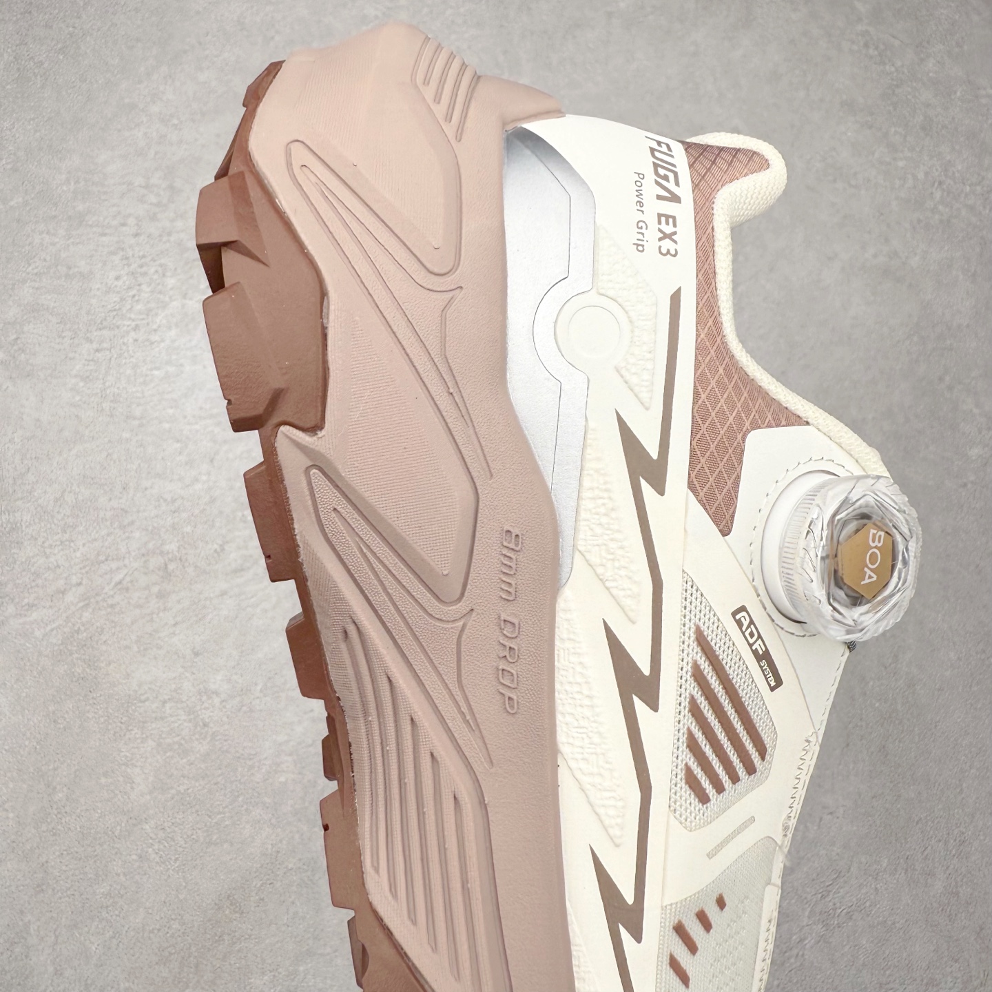 图片[6]-凯乐石 KAILAS FUGA EX3 BOA 25款舒适缓冲徒步 织物TPU减震防滑透气包裹性轻便低帮 超强抓地力越野跑步鞋 KAILAS凯乐石品牌是全球三大全系攀登品牌之一，于2003年创立于中国广州，致力于为有攀登梦想的户外运动员及爱好者，研发制造功能性专业装备，满足他们在极限环境下安全舒适的需求，凯乐石专注于科技面料的开发及专业功能设计，产品线覆盖登山、攀岩、徒步、越野跑山、露营、旅行等多项户外运动，通过运动员的测试反馈，不断进化迭代，产品荣获国内外大奖71座，发明专利21个，更突破性的自主研发攀登器械，打造出中国的攀登硬实力。实拍调校N版已经零色差零失真 百分百还原实物色彩所见即所得 不存在货不对板色差等低级问题 选购参考实物拍摄 不混卖不参货 只用心做好货严格选品 承诺混一赔十 尺码：36 36.5 37.5 38 38.5 39 40 40.5 41 42 42.5 43 44 44.5 45-选品中心