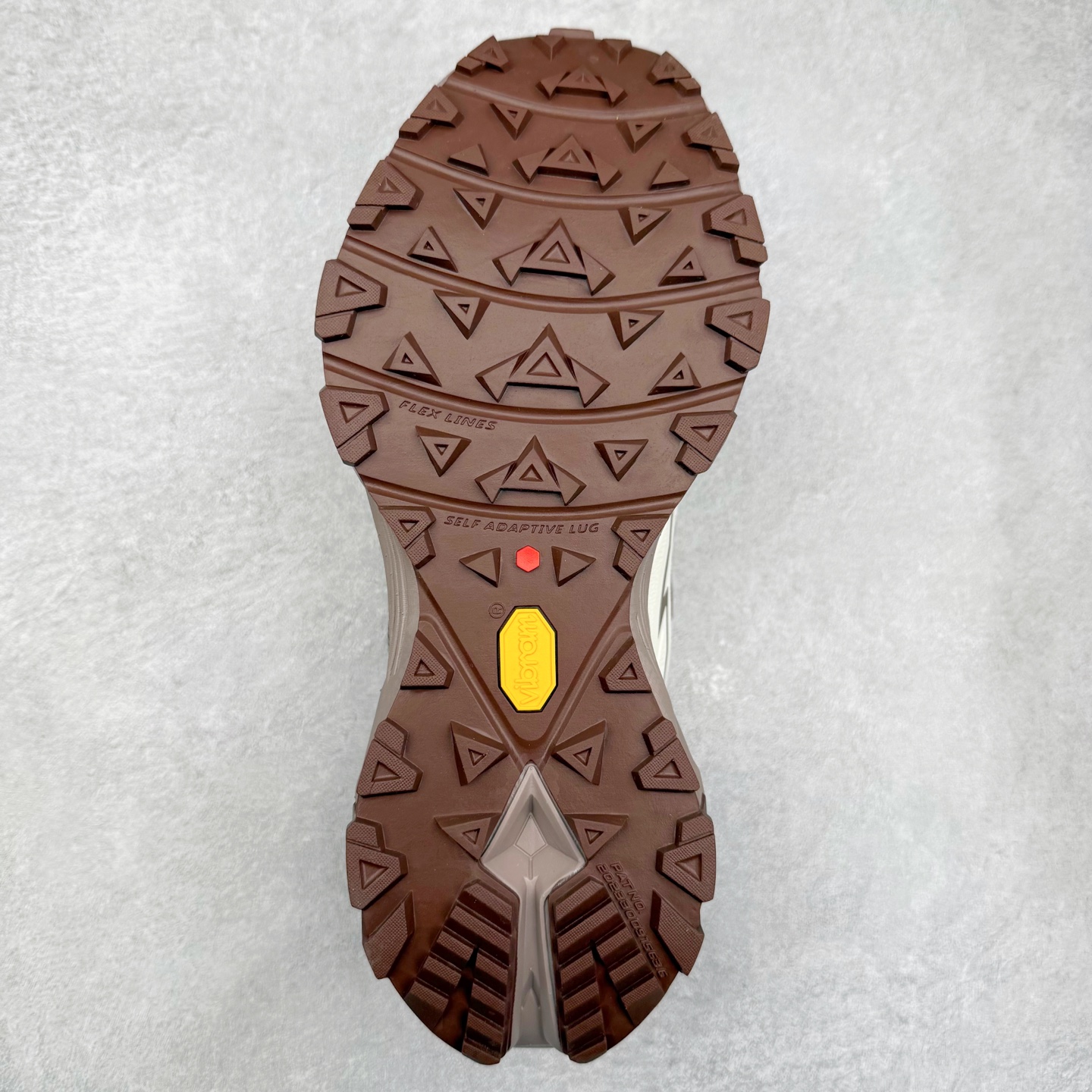 图片[9]-凯乐石 KAILAS FUGA EX3 BOA 25款舒适缓冲徒步 织物TPU减震防滑透气包裹性轻便低帮 超强抓地力越野跑步鞋 KAILAS凯乐石品牌是全球三大全系攀登品牌之一，于2003年创立于中国广州，致力于为有攀登梦想的户外运动员及爱好者，研发制造功能性专业装备，满足他们在极限环境下安全舒适的需求，凯乐石专注于科技面料的开发及专业功能设计，产品线覆盖登山、攀岩、徒步、越野跑山、露营、旅行等多项户外运动，通过运动员的测试反馈，不断进化迭代，产品荣获国内外大奖71座，发明专利21个，更突破性的自主研发攀登器械，打造出中国的攀登硬实力。实拍调校N版已经零色差零失真 百分百还原实物色彩所见即所得 不存在货不对板色差等低级问题 选购参考实物拍摄 不混卖不参货 只用心做好货严格选品 承诺混一赔十 尺码：36 36.5 37.5 38 38.5 39 40 40.5 41 42 42.5 43 44 44.5 45-选品中心