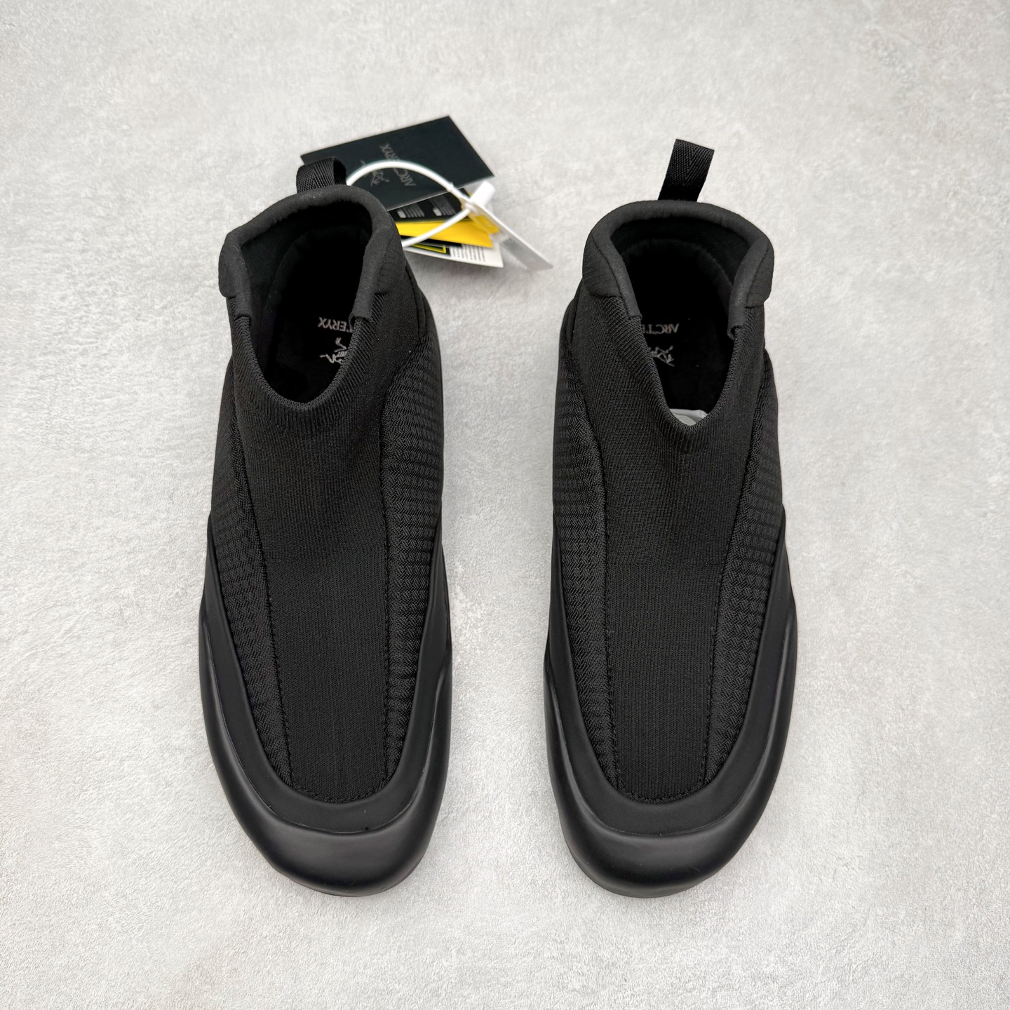 图片[2]-＃HP Arcteryx KRAGG 始祖鸟舒适百搭防滑耐磨中帮一脚蹬生活休闲鞋 Arcteryx中文名始祖鸟 加拿大户外服饰品牌 1989年创立于加拿大温哥华 始祖鸟来自加拿大海岸山脉 植根高山的专业户外品牌 始终秉承对精湛设计和工艺孜孜以求的准则 从1989年创立至今 Arcteryx始终不断在产品设计与做工上不惜工本 以满足始祖鸟的标准 品质、设计以及精简的理念造就了其良好的性能 并能满足严苛环境下的使用需求 尺码：36 37 38 39 40 41 42 43 44 45-选品中心