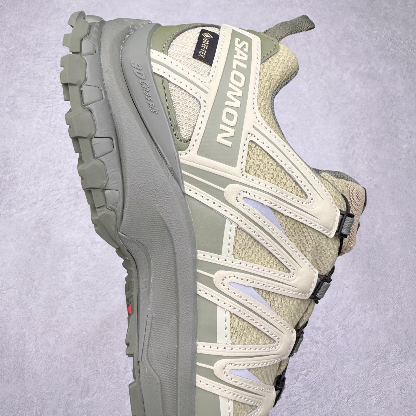 图片[6]-＃GX/绿X SALOMON XA Pro 3D ADV 萨洛蒙潮流越野机能户外功能鞋 纯原外贸平台特供订单 耗时半年巨作 全套原纸板楦头开发 原厂特供网布配套加持 确保原汁原味 完美呈现版型 原档数据独家私模五层组合大底 男女鞋同步官方开发至46.5 原装Ortholite轻量化鞋垫 中底布带钢印编号 原厂TPU锁扣 进口港宝加持 后跟自然饱满 还原公司包裹性 鞋面采用SENSIFT贴合技术 全方位贴合包裹脚型 鞋跟部鞋底牵引设计 提供强大的抓地性能 更适应野外崎岖不平的道路 其3D ADVANCED CHASSIS底盘 材料轻量大化 钉齿设计更具稳定性 防护性 鞋底易磨损区运用CONTAGRIP高耐磨材料 应对城市硬质路面长距离跑考验 尺码：36 36.5 37.5 38 38.5 39 40 40.5 41 42 42.5 43 44 44.5 45 46 46.5-选品中心