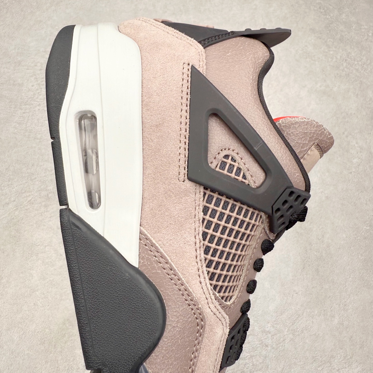 图片[6]-＃纯原福利 Air Jordan AJ4 Retro 系列 大厂出品 全头层加持 原鞋原楦原纸板同源开发 完美呈现乔4的版型 内侧正确双色网格 还原细节 原厂皮料 正确气垫颜色 正确网格工艺 正确拉帮工艺 全鞋原装材料制作 原档案原模具打造 支持全方位与正品对比 尺码：40 40.5 41 42 42.5 43 44 44.5 45 46 47.5-选品中心