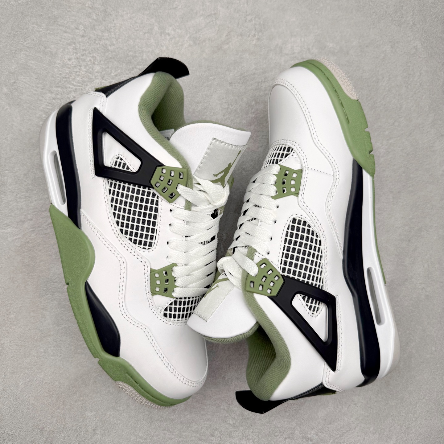 图片[3]-＃纯原福利 Air Jordan AJ4 Retro 系列 大厂出品 全头层加持 原鞋原楦原纸板同源开发 完美呈现乔4的版型 内侧正确双色网格 还原细节 原厂皮料 正确气垫颜色 正确网格工艺 正确拉帮工艺 全鞋原装材料制作 原档案原模具打造 支持全方位与正品对比 尺码：40 40.5 41 42 42.5 43 44 44.5 45 46 47.5-选品中心