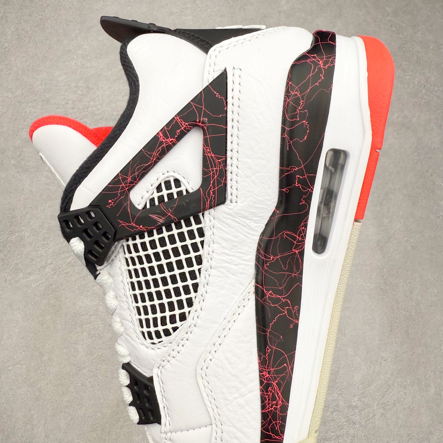 图片[7]-＃纯原福利 Air Jordan AJ4 Retro 系列 大厂出品 全头层加持 原鞋原楦原纸板同源开发 完美呈现乔4的版型 内侧正确双色网格 还原细节 原厂皮料 正确气垫颜色 正确网格工艺 正确拉帮工艺 全鞋原装材料制作 原档案原模具打造 支持全方位与正品对比 尺码：40 40.5 41 42 42.5 43 44 44.5 45 46 47.5-选品中心