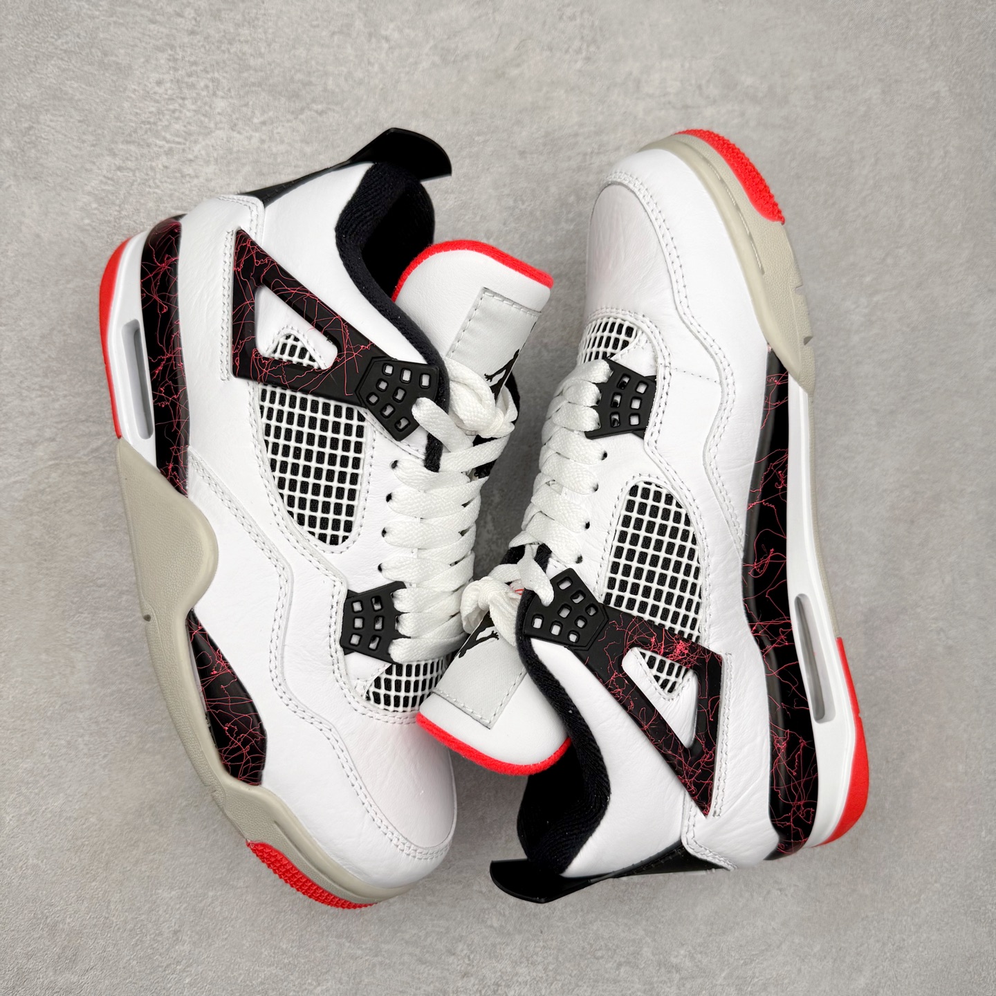 图片[3]-＃纯原福利 Air Jordan AJ4 Retro 系列 大厂出品 全头层加持 原鞋原楦原纸板同源开发 完美呈现乔4的版型 内侧正确双色网格 还原细节 原厂皮料 正确气垫颜色 正确网格工艺 正确拉帮工艺 全鞋原装材料制作 原档案原模具打造 支持全方位与正品对比 尺码：40 40.5 41 42 42.5 43 44 44.5 45 46 47.5-选品中心