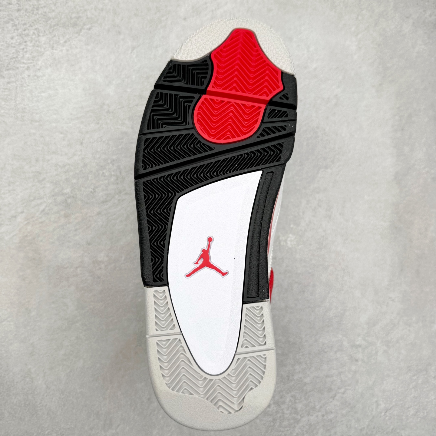 图片[9]-＃纯原福利 Air Jordan AJ4 Retro 系列 大厂出品 全头层加持 原鞋原楦原纸板同源开发 完美呈现乔4的版型 内侧正确双色网格 还原细节 原厂皮料 正确气垫颜色 正确网格工艺 正确拉帮工艺 全鞋原装材料制作 原档案原模具打造 支持全方位与正品对比 尺码：40 40.5 41 42 42.5 43 44 44.5 45 46 47.5-选品中心