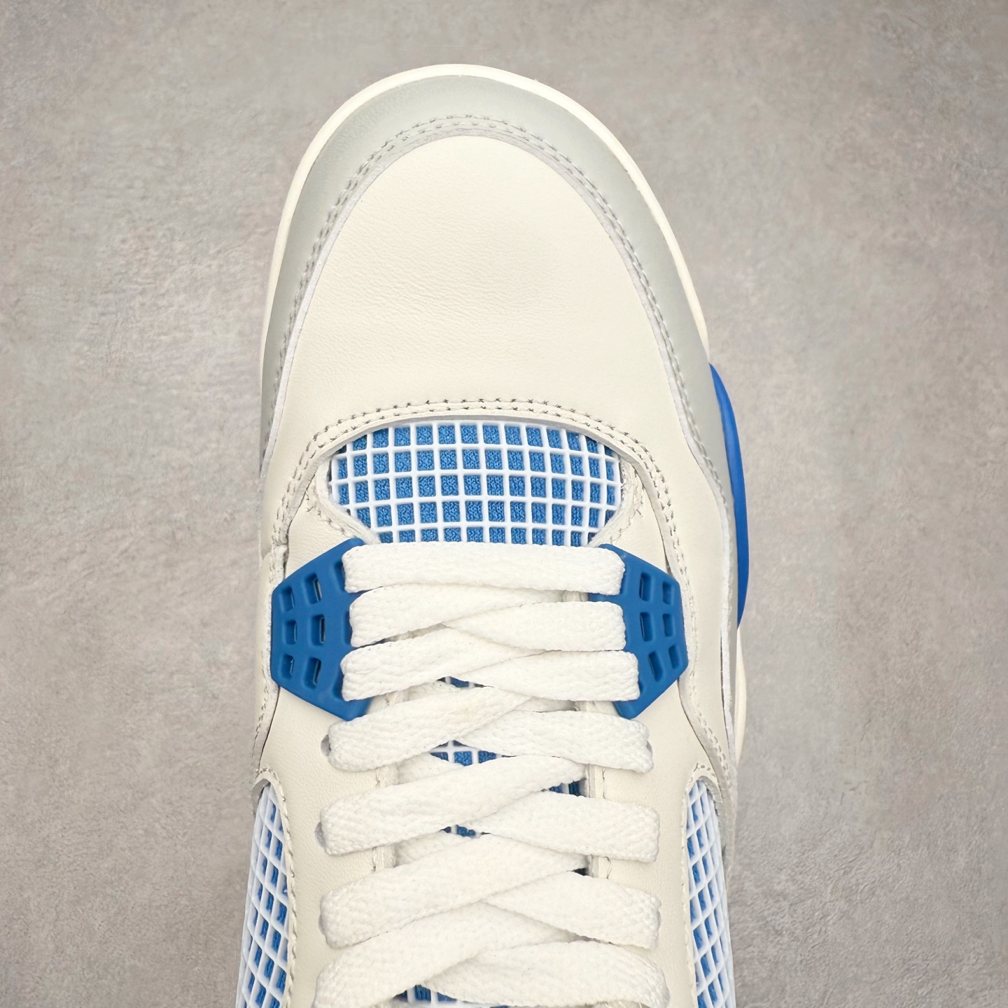 图片[4]-＃纯原福利 Air Jordan AJ4 Retro 系列 大厂出品 全头层加持 原鞋原楦原纸板同源开发 完美呈现乔4的版型 内侧正确双色网格 还原细节 原厂皮料 正确气垫颜色 正确网格工艺 正确拉帮工艺 全鞋原装材料制作 原档案原模具打造 支持全方位与正品对比 尺码：40 40.5 41 42 42.5 43 44 44.5 45 46 47.5-选品中心