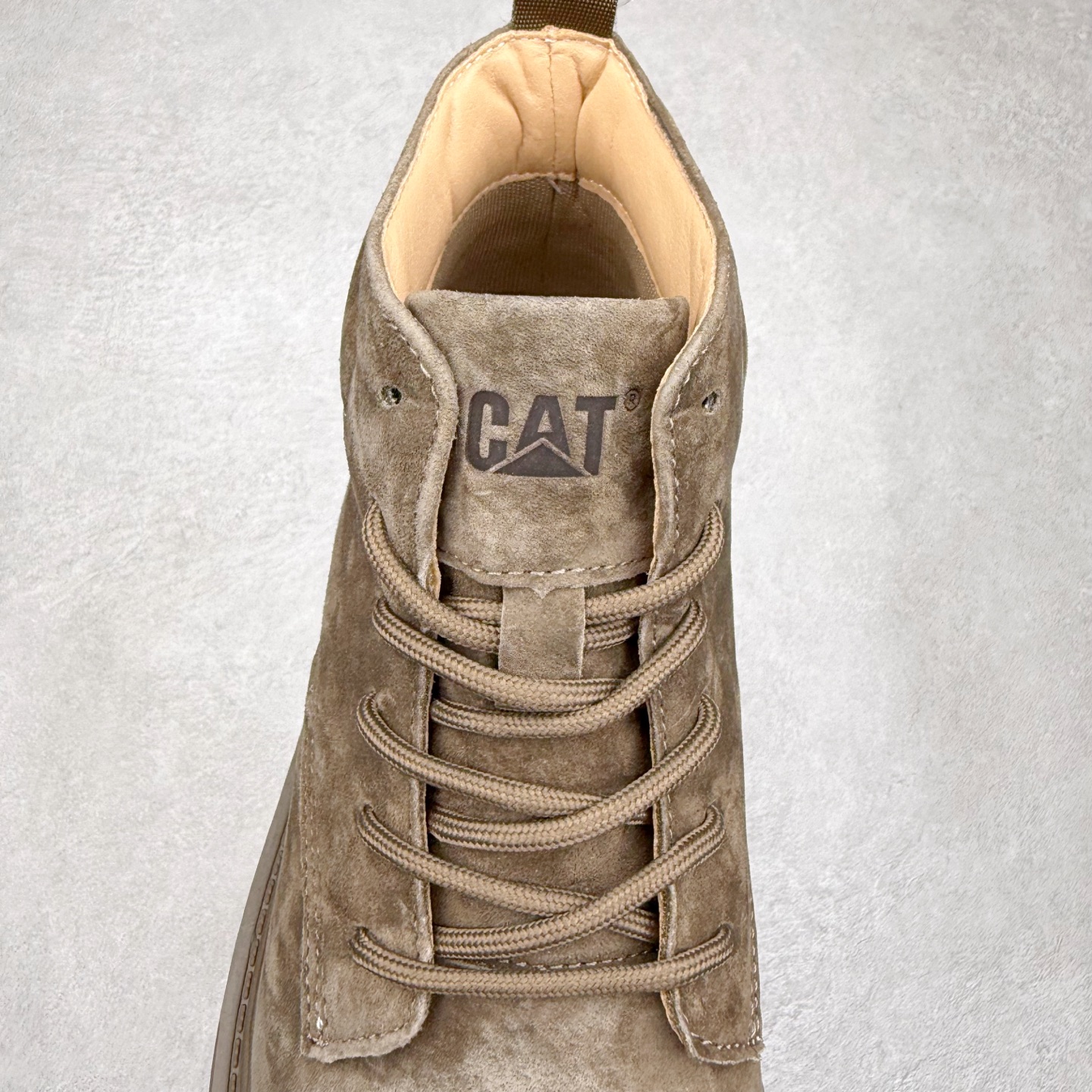 图片[5]-CAT卡特 硬汉推土机品牌经典百搭户外休闲大黄靴系列 广东大厂品质 25ss秋冬新款 常年主打 时尚潮流搭配 面料釆用意大利进口磨砂牛皮 全鞋真牛皮材料 大底到五金都是代工厂原材料制作 好货不杀猪 首单质量严格把控 全套官网统一包装 今年冬季防寒户外专用 日常随意搭配 型男必备 尺码：38 39 40 41 42 43 44 (偏大一码)-选品中心