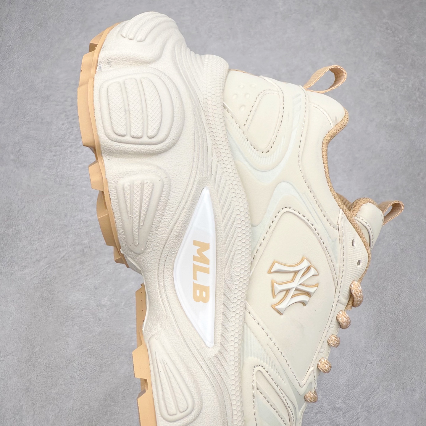 图片[6]-MLB WINNER CHUNKY 纽约洋基队合成革潮流时尚舒适休闲运动风厚底增高 防滑耐磨 低帮 老爹鞋 男女同款 黑色 实拍调校N版已经零色差零失真 百分百还原实物色彩所见即所得 不存在货不对板色差等低级问题 选购参考实物拍摄 不混卖不参货 只用心做好货严格选品 承诺混一赔十 尺码：36 36.5 37.5 38 38.5 39 40 40.5 41 42 42.5 43 44 44.5 45-选品中心