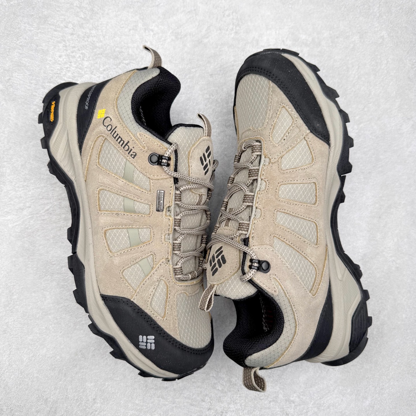 图片[3]-Columbia 哥伦比亚户外登山鞋休闲鞋户外越野徒步鞋广东大厂品质 面料采用进口磨砂牛皮 鞋底采用Vibram黄金大底 专门为鞋底设计的橡胶以出色的耐磨性，良好的防滑性，均匀的质地获得了众多品牌的认可Columbia成立于1938年，源自美国俄勒 州波特兰市，是有着80年悠久历史的国际户外品牌。作为户外科技的先驱者，哥伦比亚倡导“Tested Tough要玩就玩真的”品牌精神。实地测试文化作为其品牌基因，致力透过产品传递品牌精髓.Columbia执着于让消费者在户外得到专业的真实保护，可以更长时间地享受户外乐趣 尺码：40-45（运动码）-选品中心