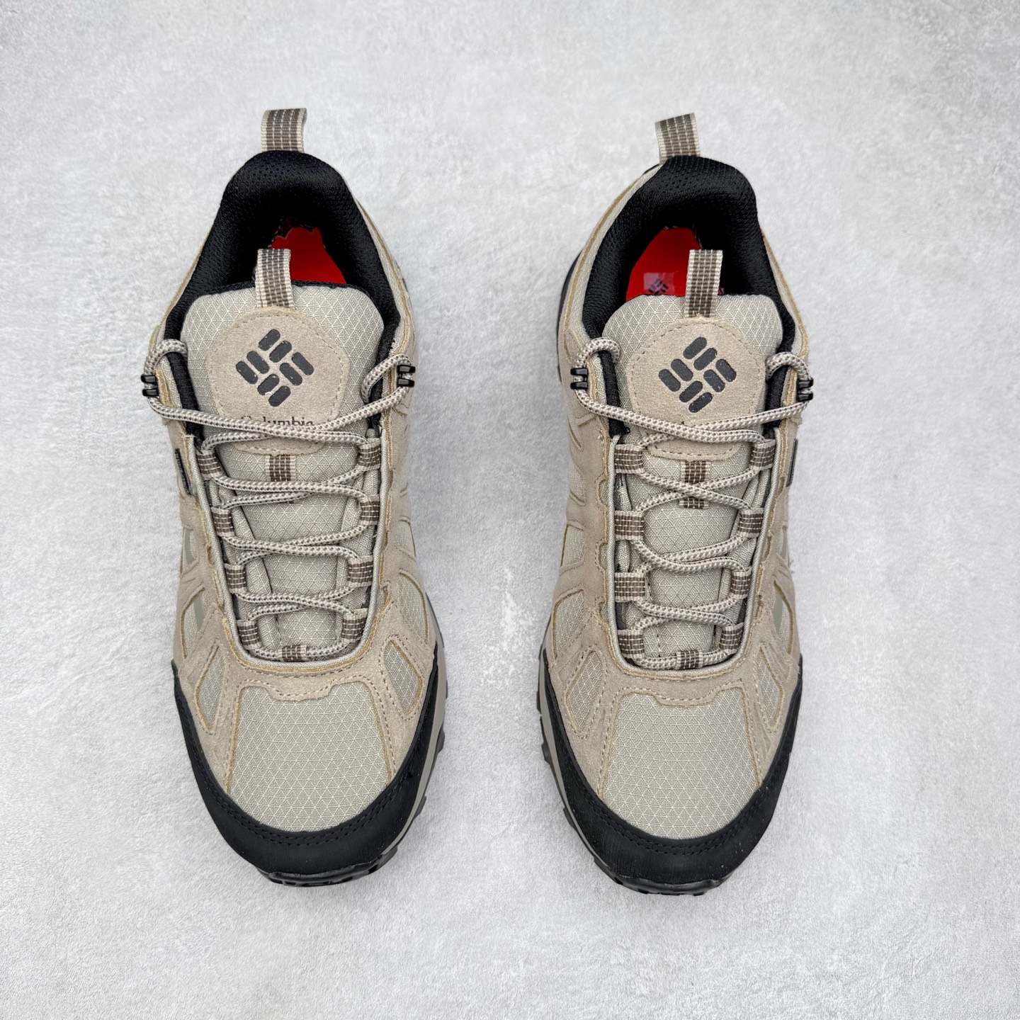 图片[2]-Columbia 哥伦比亚户外登山鞋休闲鞋户外越野徒步鞋广东大厂品质 面料采用进口磨砂牛皮 鞋底采用Vibram黄金大底 专门为鞋底设计的橡胶以出色的耐磨性，良好的防滑性，均匀的质地获得了众多品牌的认可Columbia成立于1938年，源自美国俄勒 州波特兰市，是有着80年悠久历史的国际户外品牌。作为户外科技的先驱者，哥伦比亚倡导“Tested Tough要玩就玩真的”品牌精神。实地测试文化作为其品牌基因，致力透过产品传递品牌精髓.Columbia执着于让消费者在户外得到专业的真实保护，可以更长时间地享受户外乐趣 尺码：40-45（运动码）-选品中心