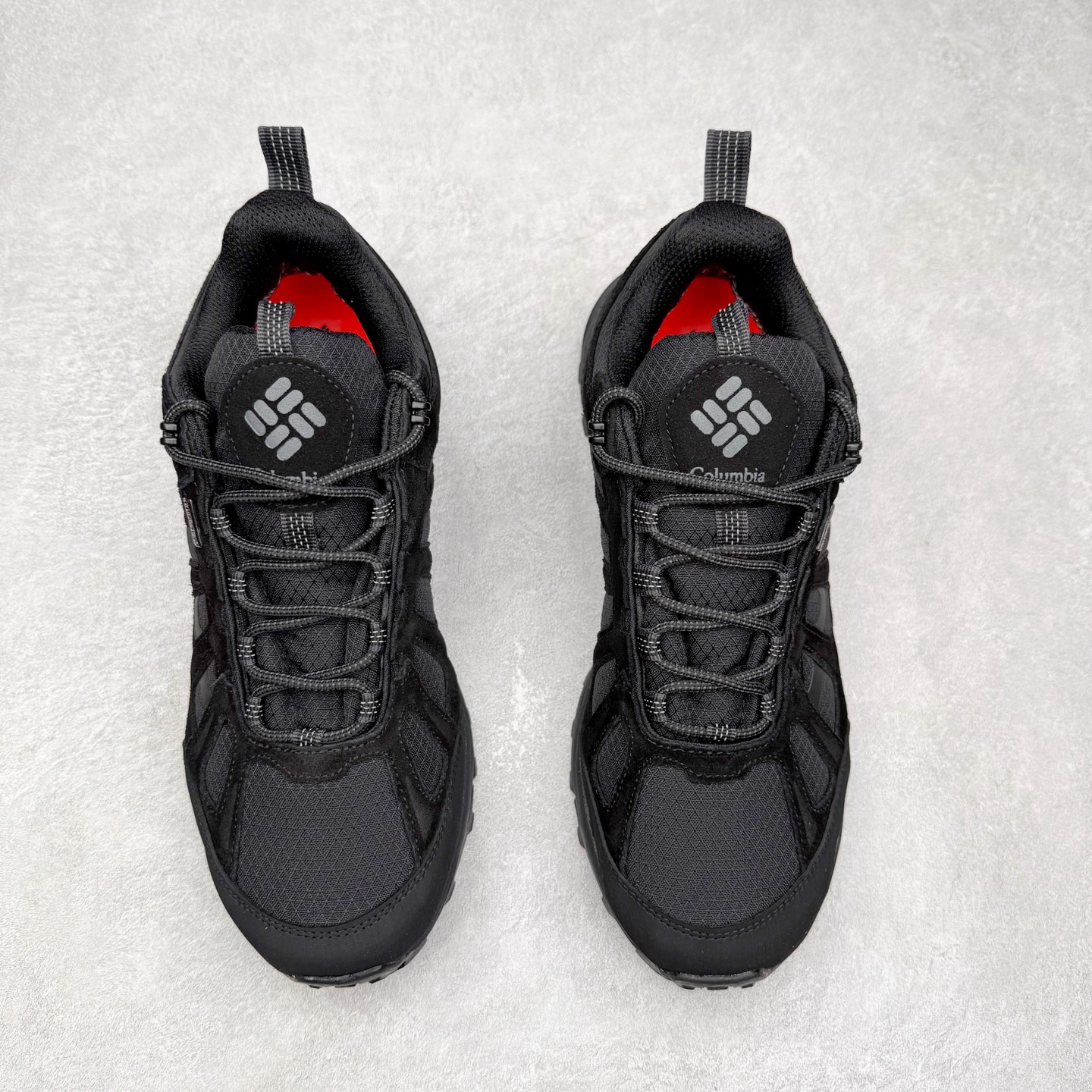 图片[2]-Columbia 哥伦比亚户外登山鞋休闲鞋户外越野徒步鞋广东大厂品质 面料采用进口磨砂牛皮 鞋底采用Vibram黄金大底 专门为鞋底设计的橡胶以出色的耐磨性，良好的防滑性，均匀的质地获得了众多品牌的认可Columbia成立于1938年，源自美国俄勒 州波特兰市，是有着80年悠久历史的国际户外品牌。作为户外科技的先驱者，哥伦比亚倡导“Tested Tough要玩就玩真的”品牌精神。实地测试文化作为其品牌基因，致力透过产品传递品牌精髓.Columbia执着于让消费者在户外得到专业的真实保护，可以更长时间地享受户外乐趣 尺码：40-45（运动码）-选品中心