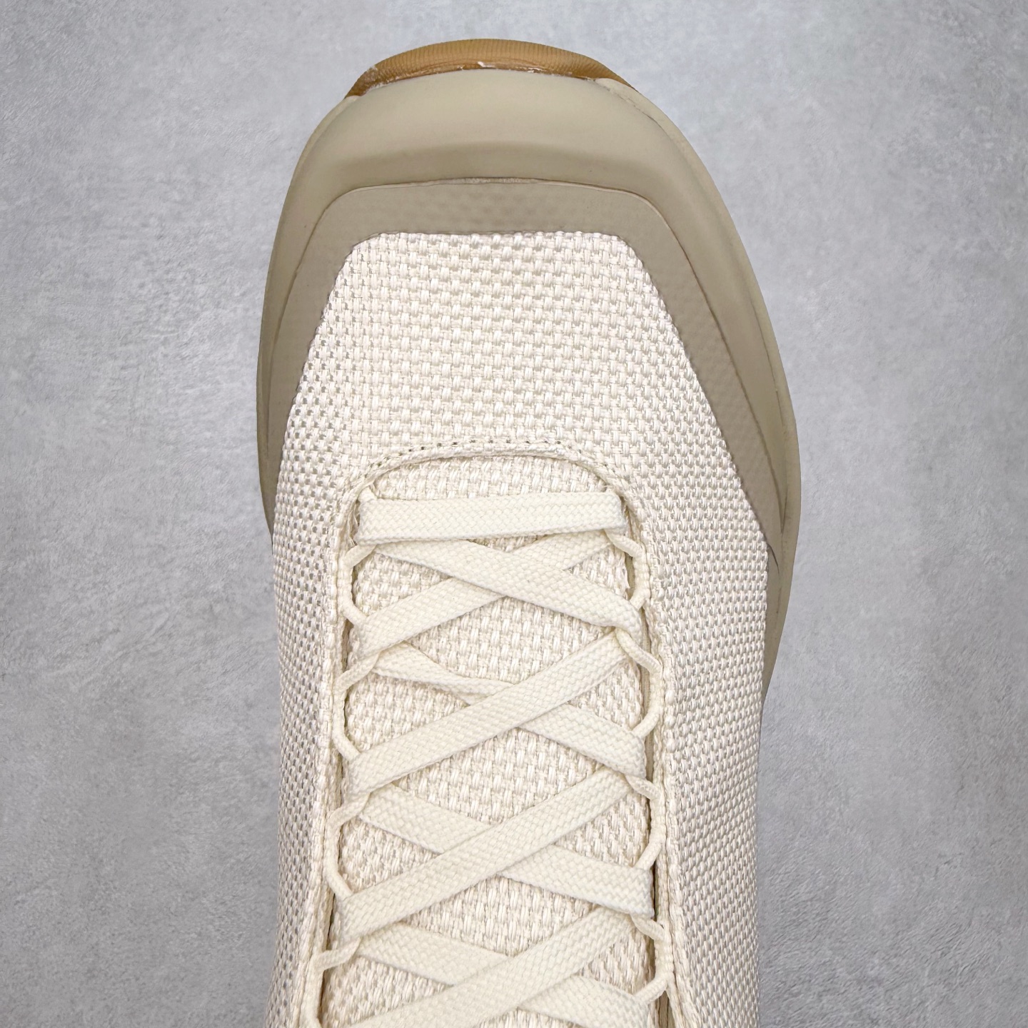 图片[4]-＃HP Arcteryx Aerios GTX 始祖鸟户外防水透气低帮徒步登山鞋 Arcteryx中文名始祖鸟 加拿大户外服饰品牌 1989年创立于加拿大温哥华 始祖鸟来自加拿大海岸山脉 植根高山的专业户外品牌 始终秉承对精湛设计和工艺孜孜以求的准则 从1989年创立至今 Arcteryx始终不断在产品设计与做工上不惜工本 以满足始祖鸟的标准 品质、设计以及精简的理念造就了其良好的性能 并能满足严苛环境下的使用需求 尺码：39 40 41 42 43 44 45-选品中心