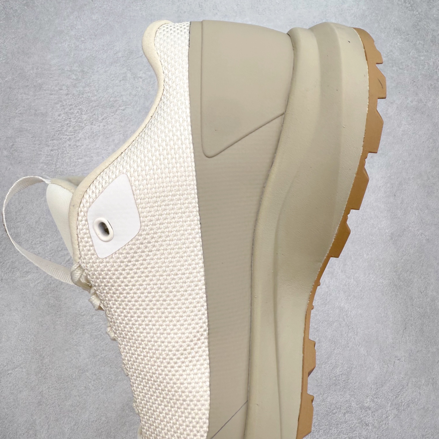 图片[7]-＃HP Arcteryx Aerios GTX 始祖鸟户外防水透气低帮徒步登山鞋 Arcteryx中文名始祖鸟 加拿大户外服饰品牌 1989年创立于加拿大温哥华 始祖鸟来自加拿大海岸山脉 植根高山的专业户外品牌 始终秉承对精湛设计和工艺孜孜以求的准则 从1989年创立至今 Arcteryx始终不断在产品设计与做工上不惜工本 以满足始祖鸟的标准 品质、设计以及精简的理念造就了其良好的性能 并能满足严苛环境下的使用需求 尺码：39 40 41 42 43 44 45-选品中心